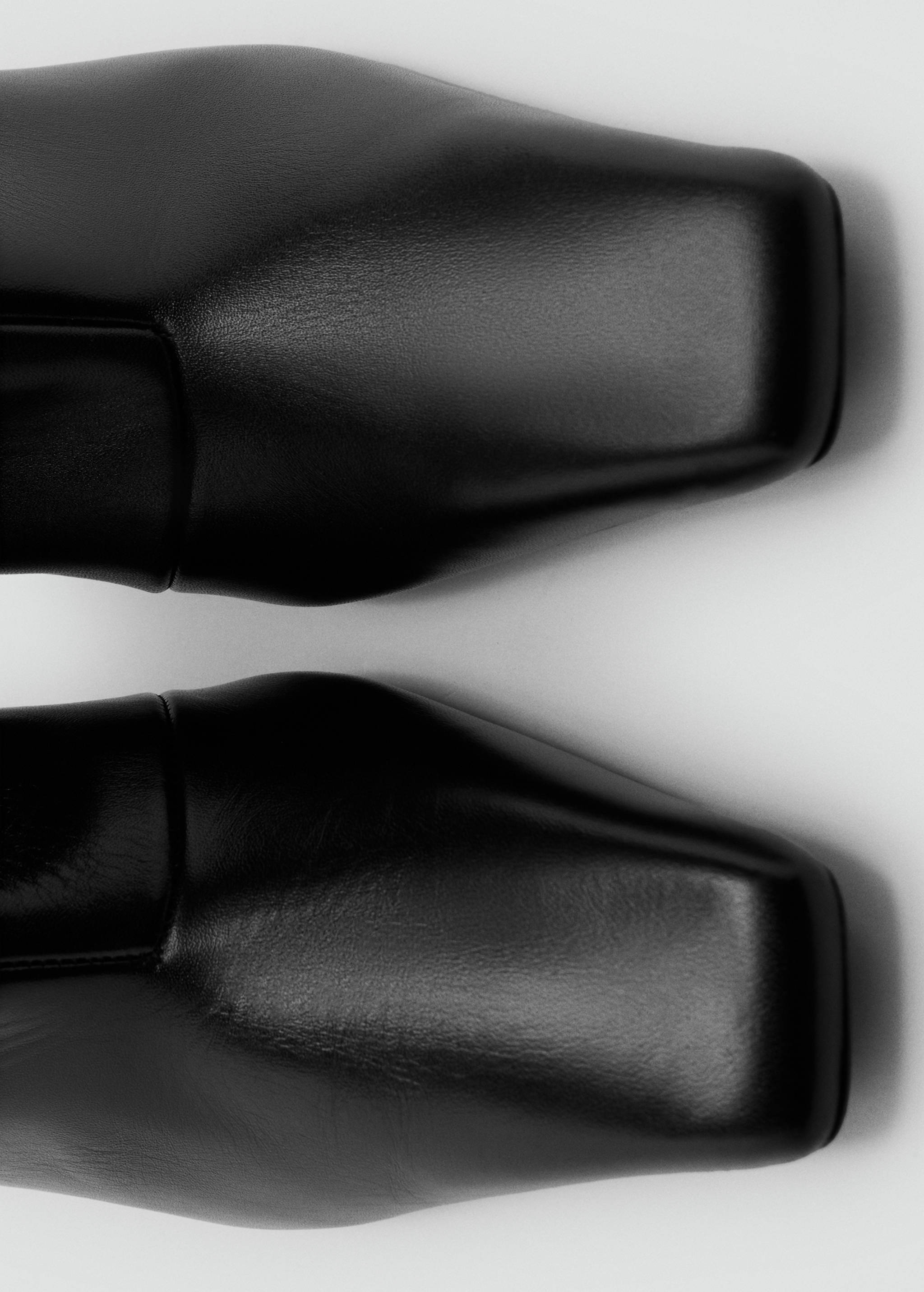 Tall leather boots - Details of the article 2