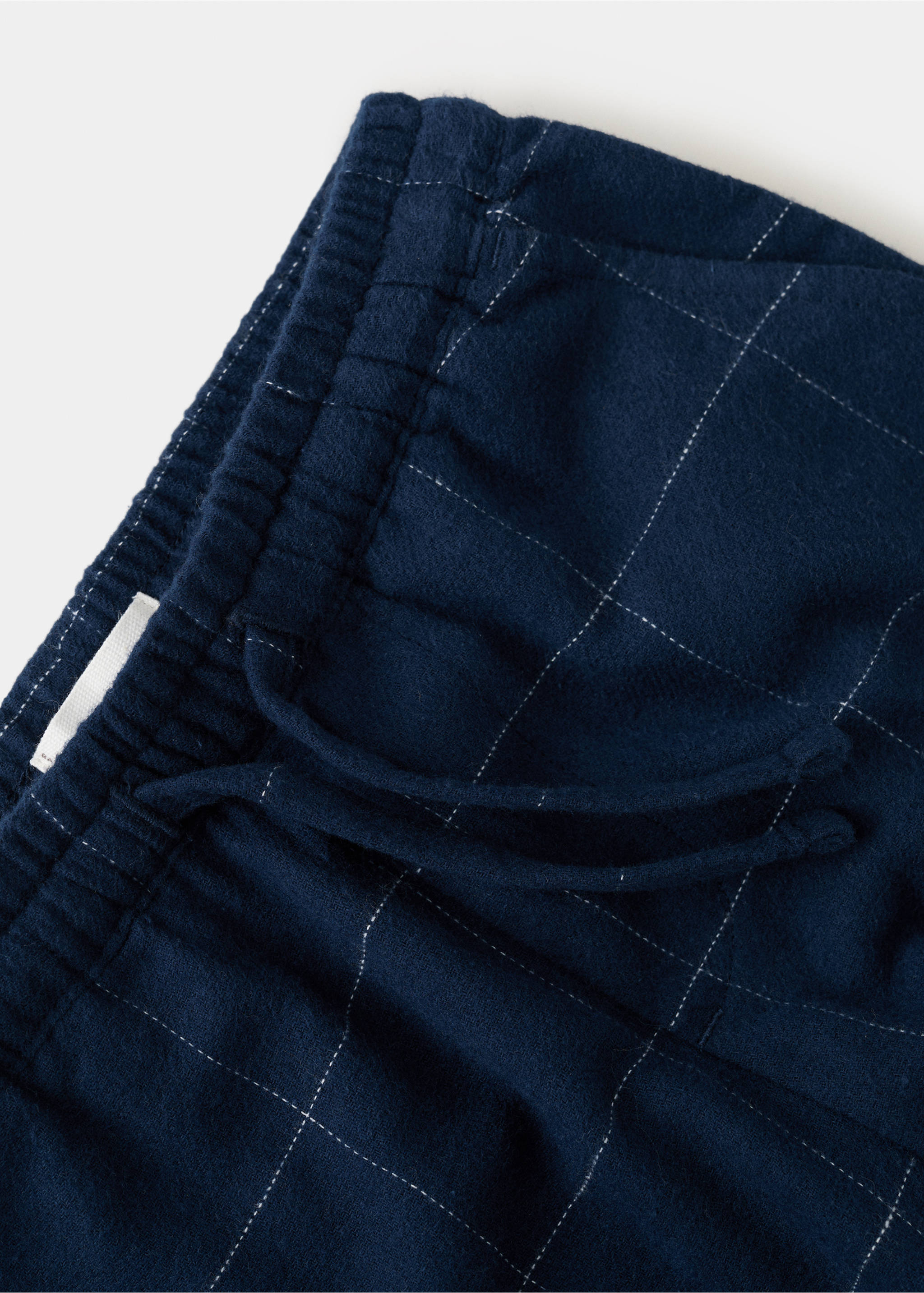 Two-pieces check long pyjamas - Details of the article 8, Navy. Ref: 17098630-00.