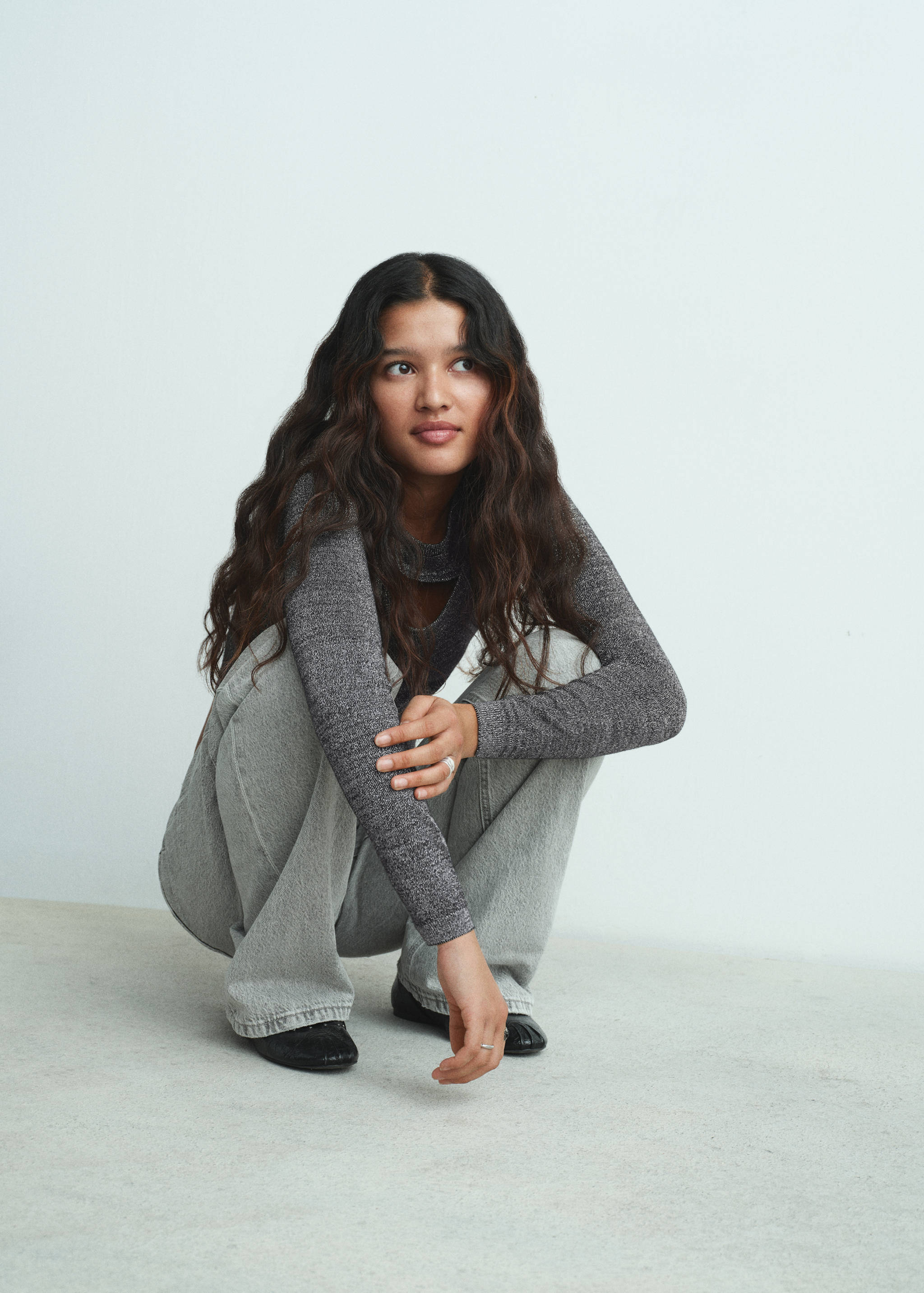 Sparkly top with opening - Details of the article 2