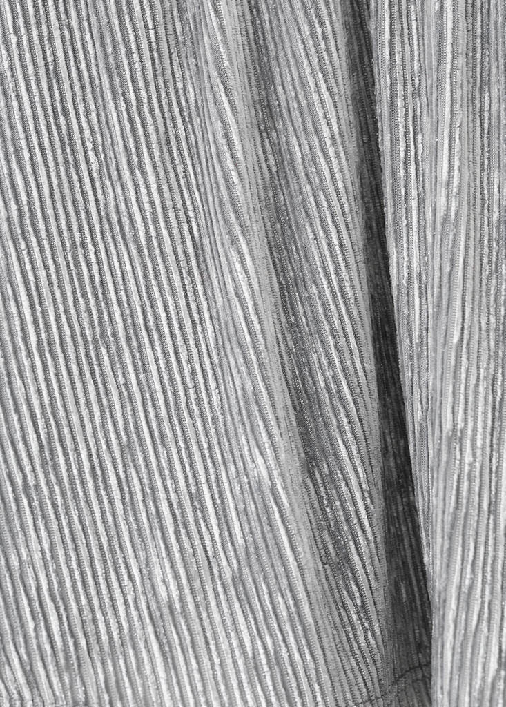 Pleated metallic skirt — Charcoal