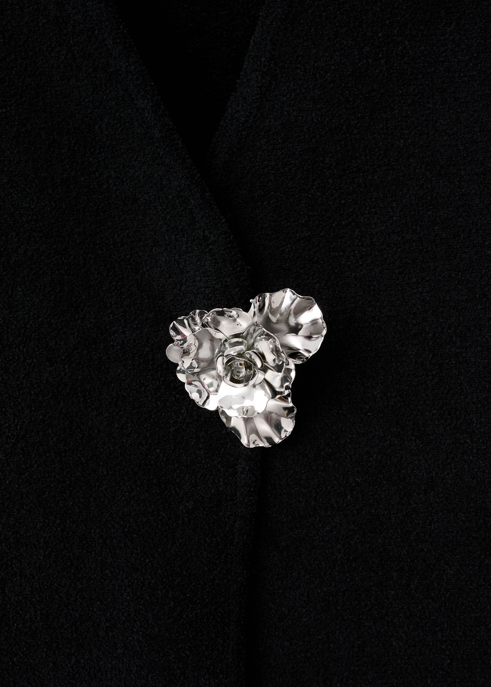 Gebreide jasje met juweelknopen - Detail van het artikel 8