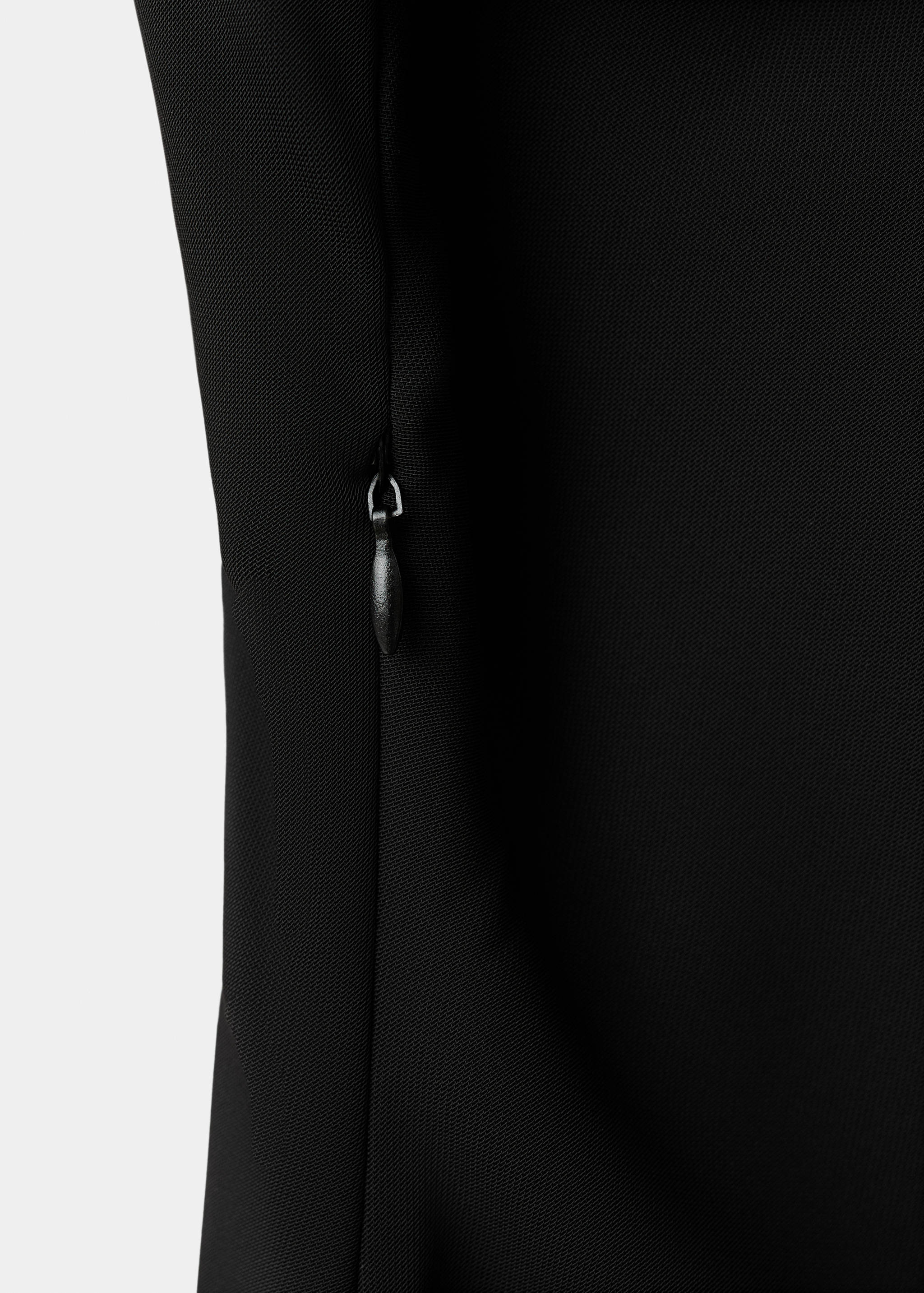 Dress with asymmetrical sleeves - Details of the article 0