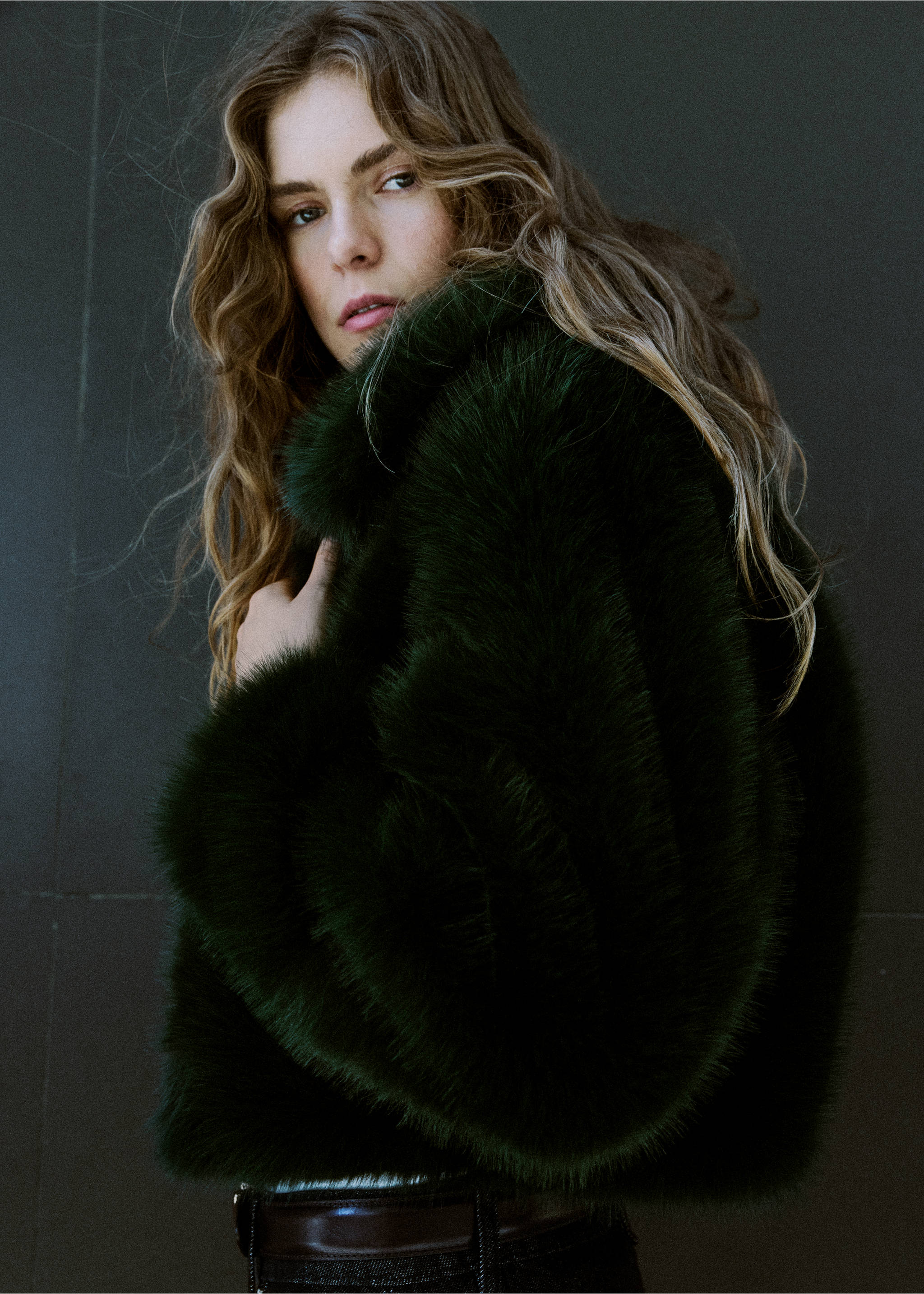 Faux-fur cropped jacket - Details of the article 1, Green. Ref: 17099211-00.