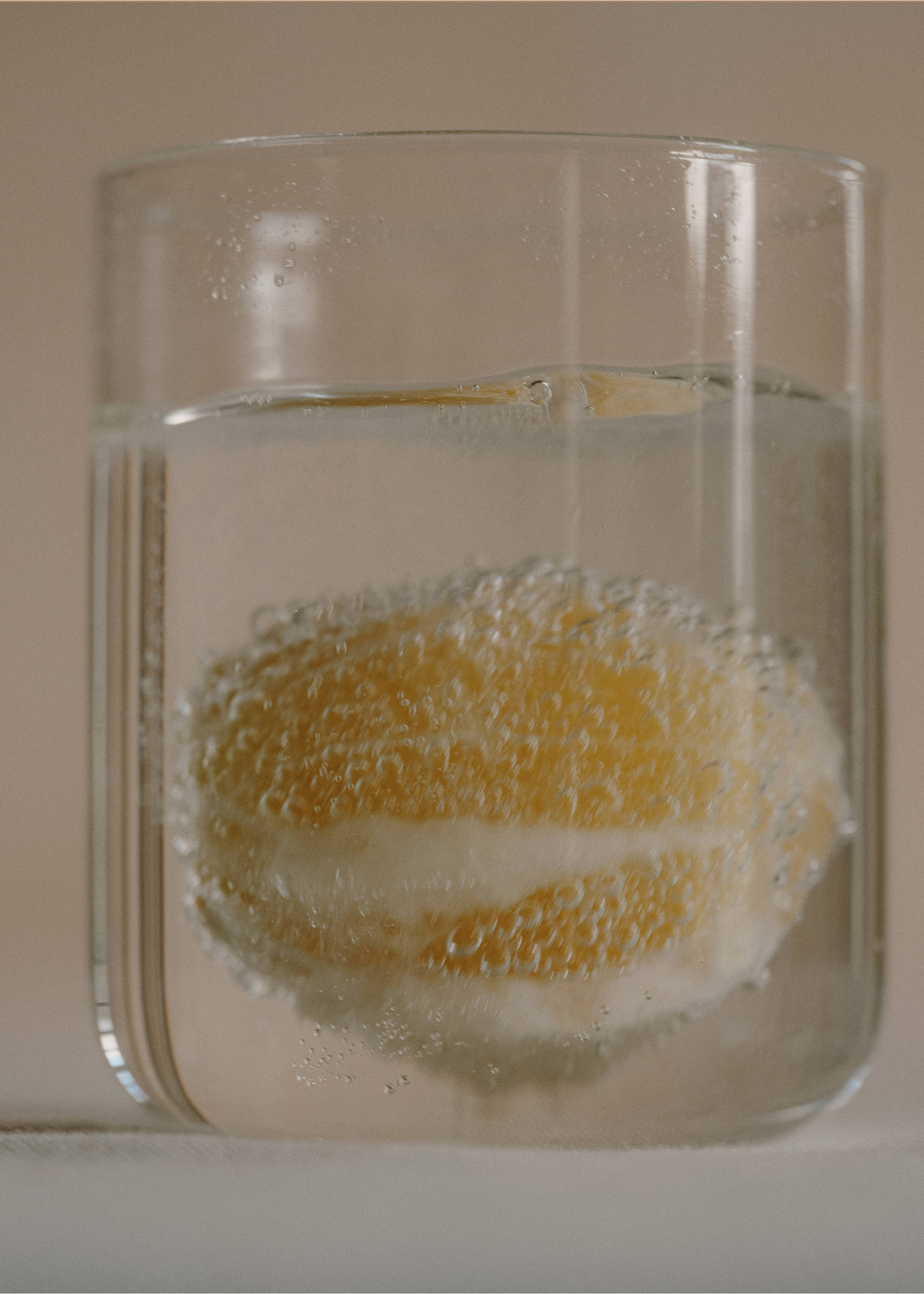 Einfarbiges Trinkglas aus Borosilikatglas - Detail des Artikels 6, Eisgrau. Ref: 17120631-00.