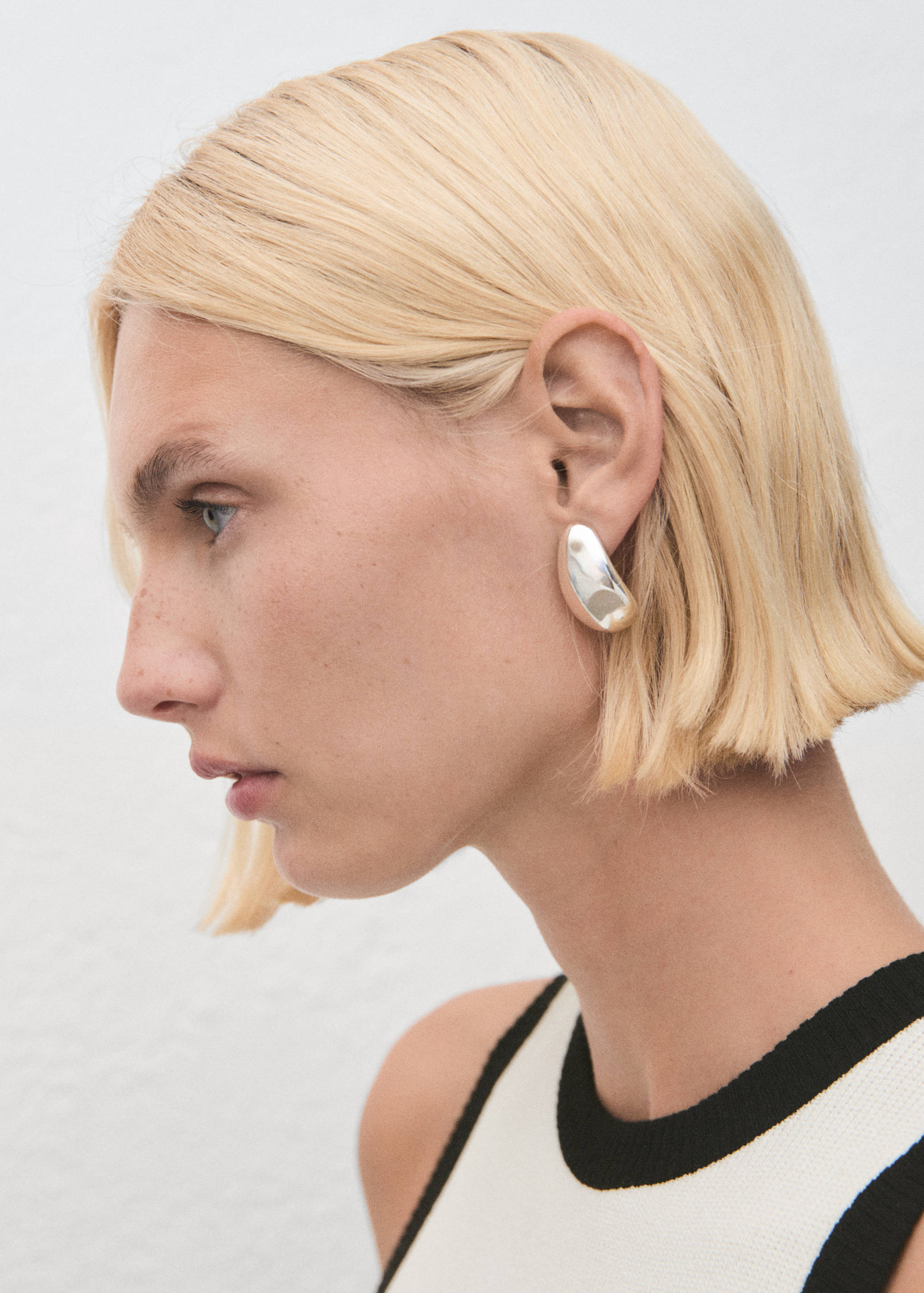 Трикотажный топ с контрастной окантовкой - Деталь изделия 1