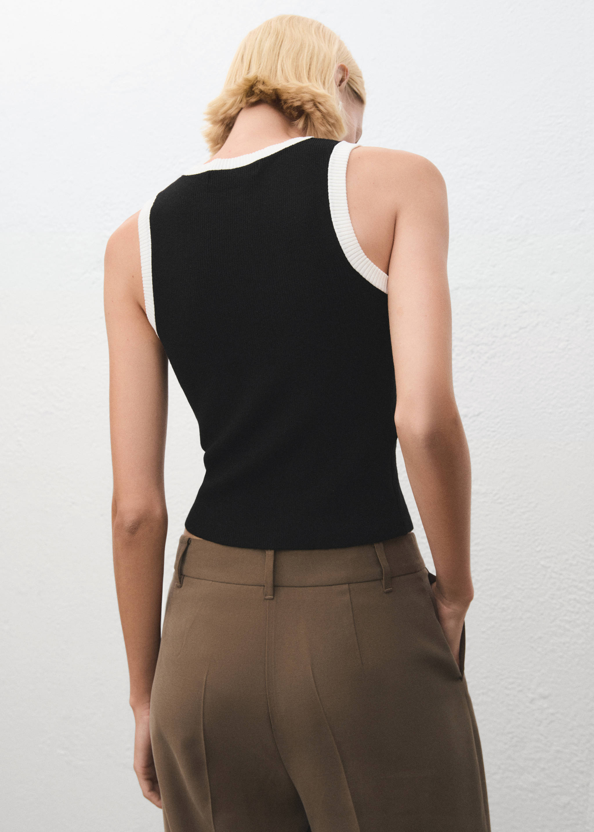 Strick-Top mit Kontrastborten - Rückseite des Artikels