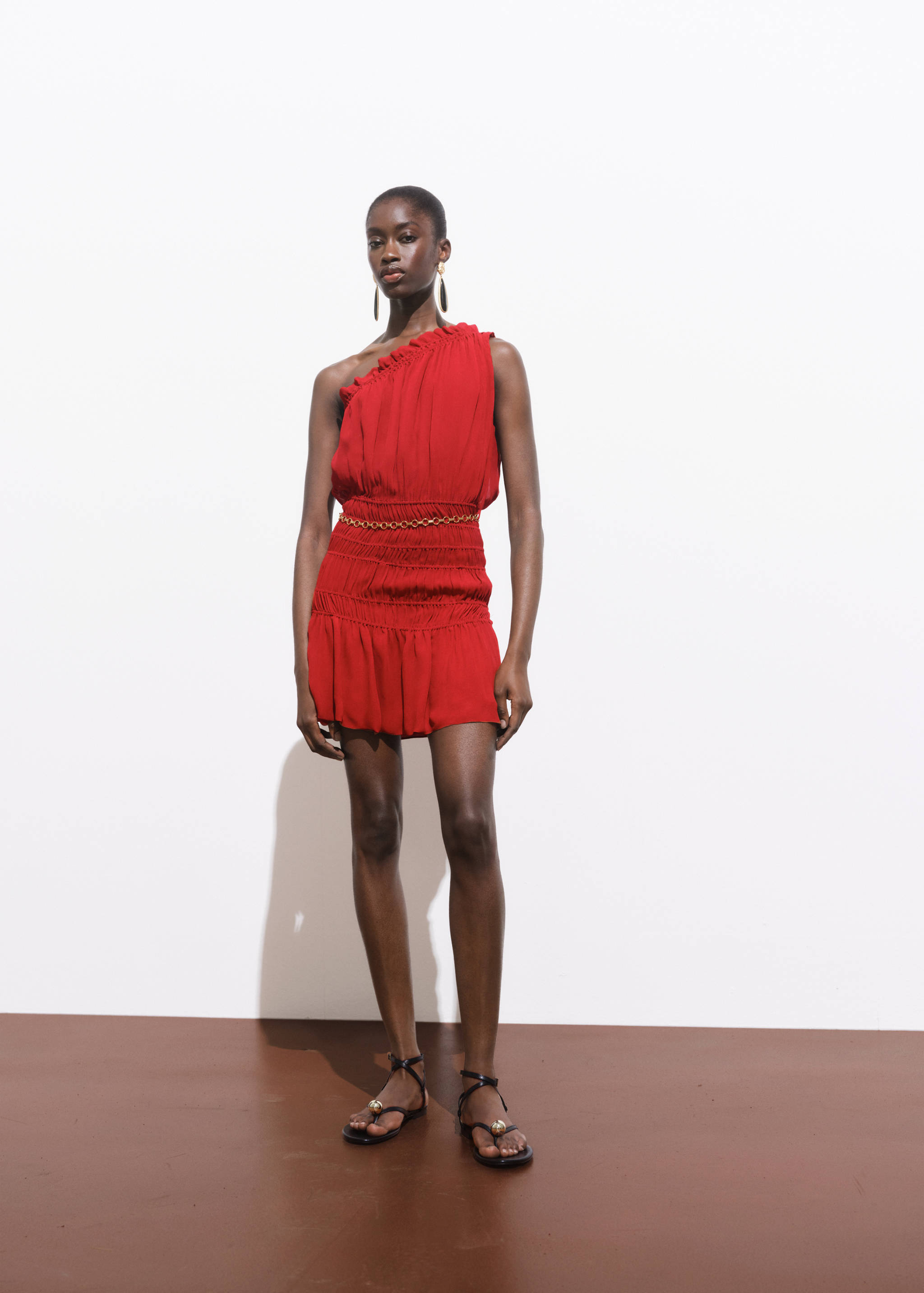 Asymmetrical gathered dress with belt - General plane