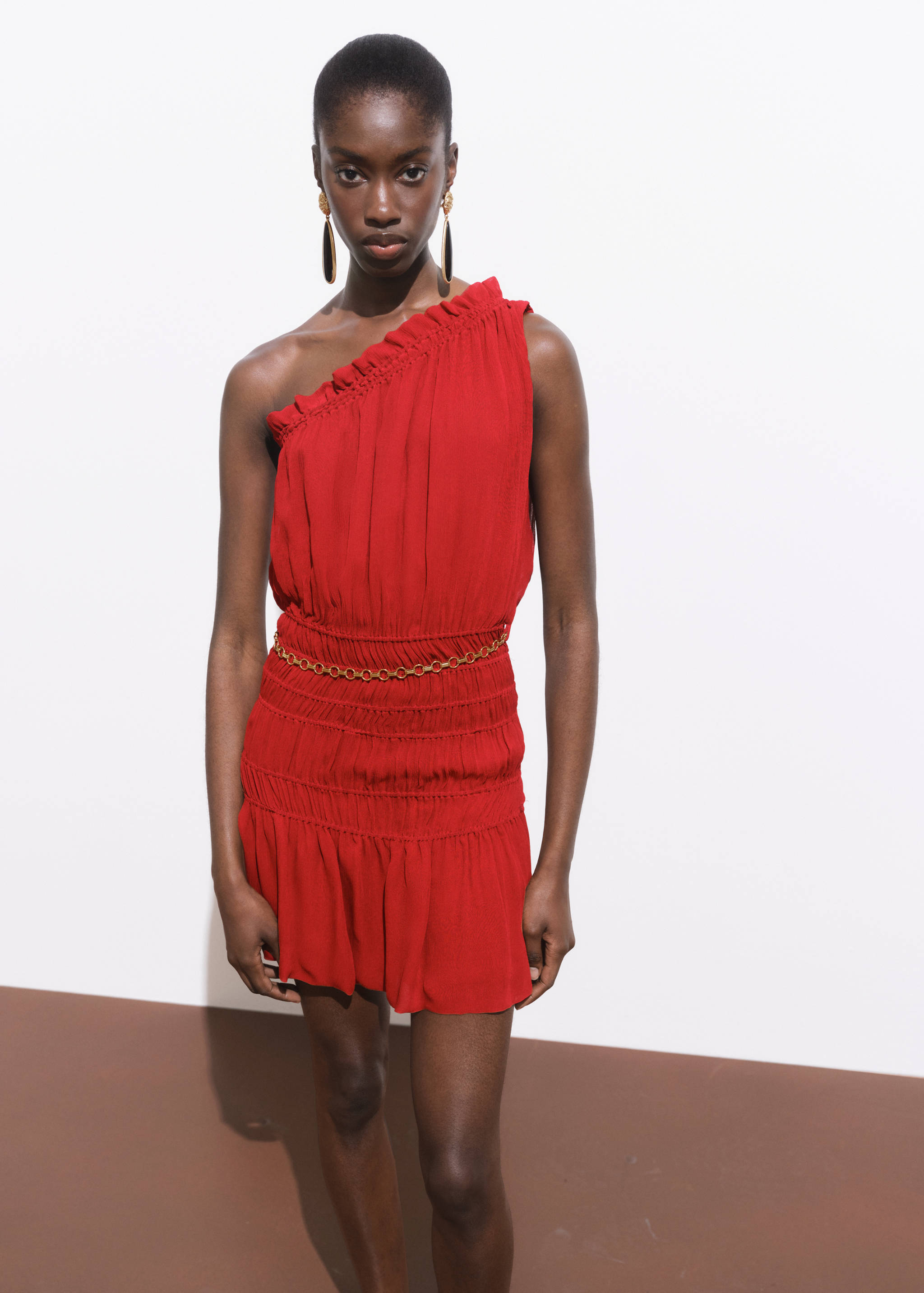 Asymmetrical gathered dress with belt - Medium plane