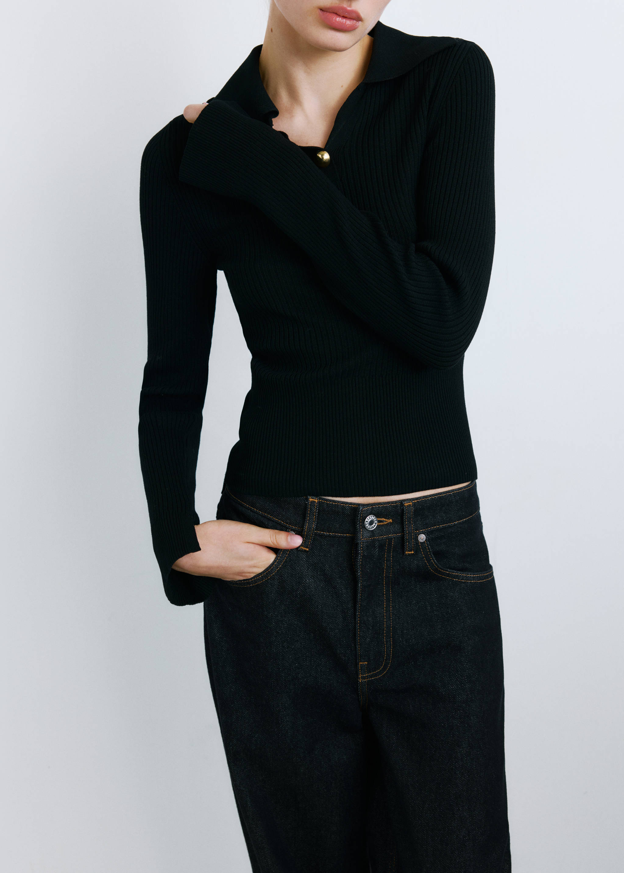 Turned-up straight jeans - Reverse of the article