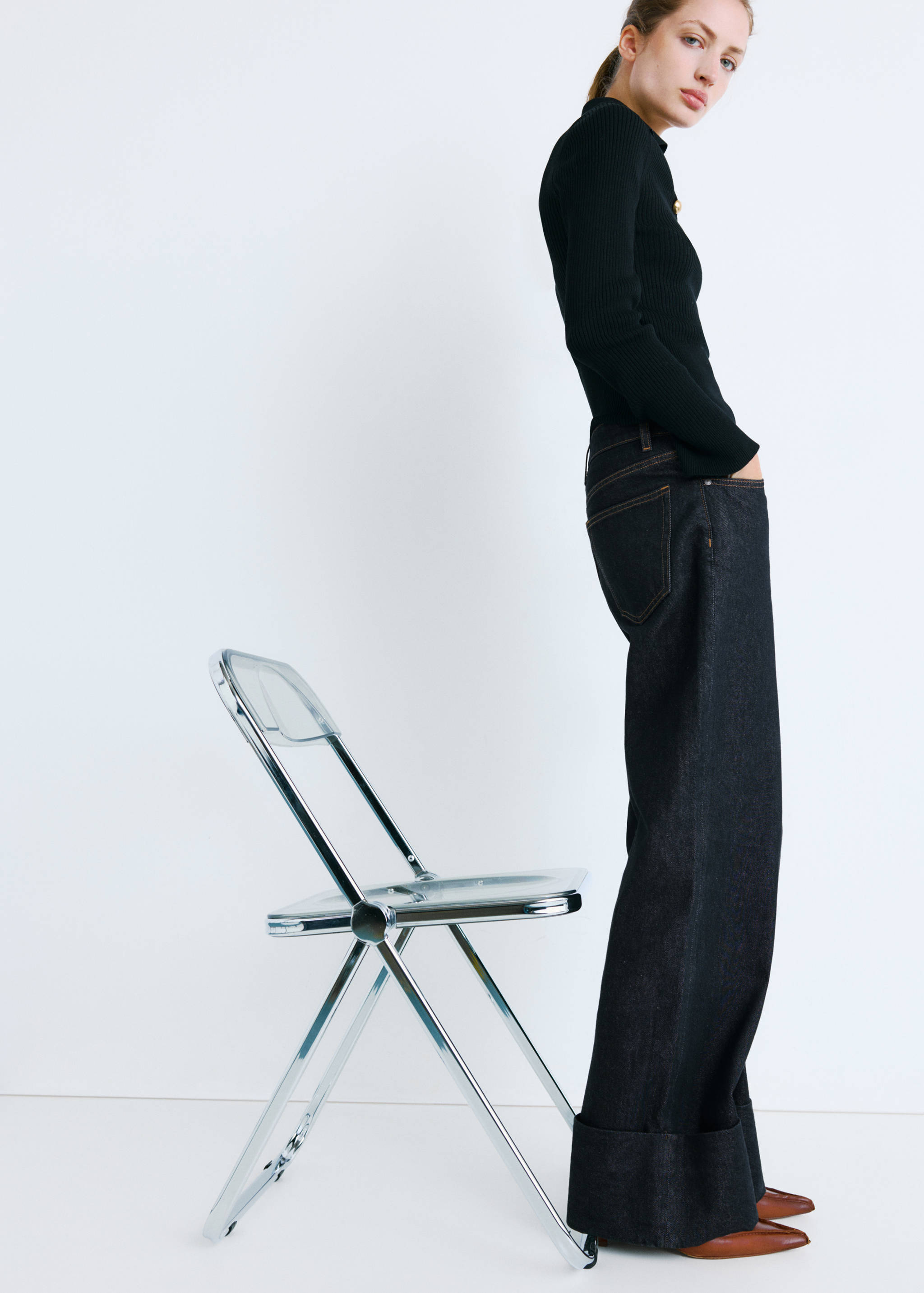 Turned-up straight jeans - Details of the article 2