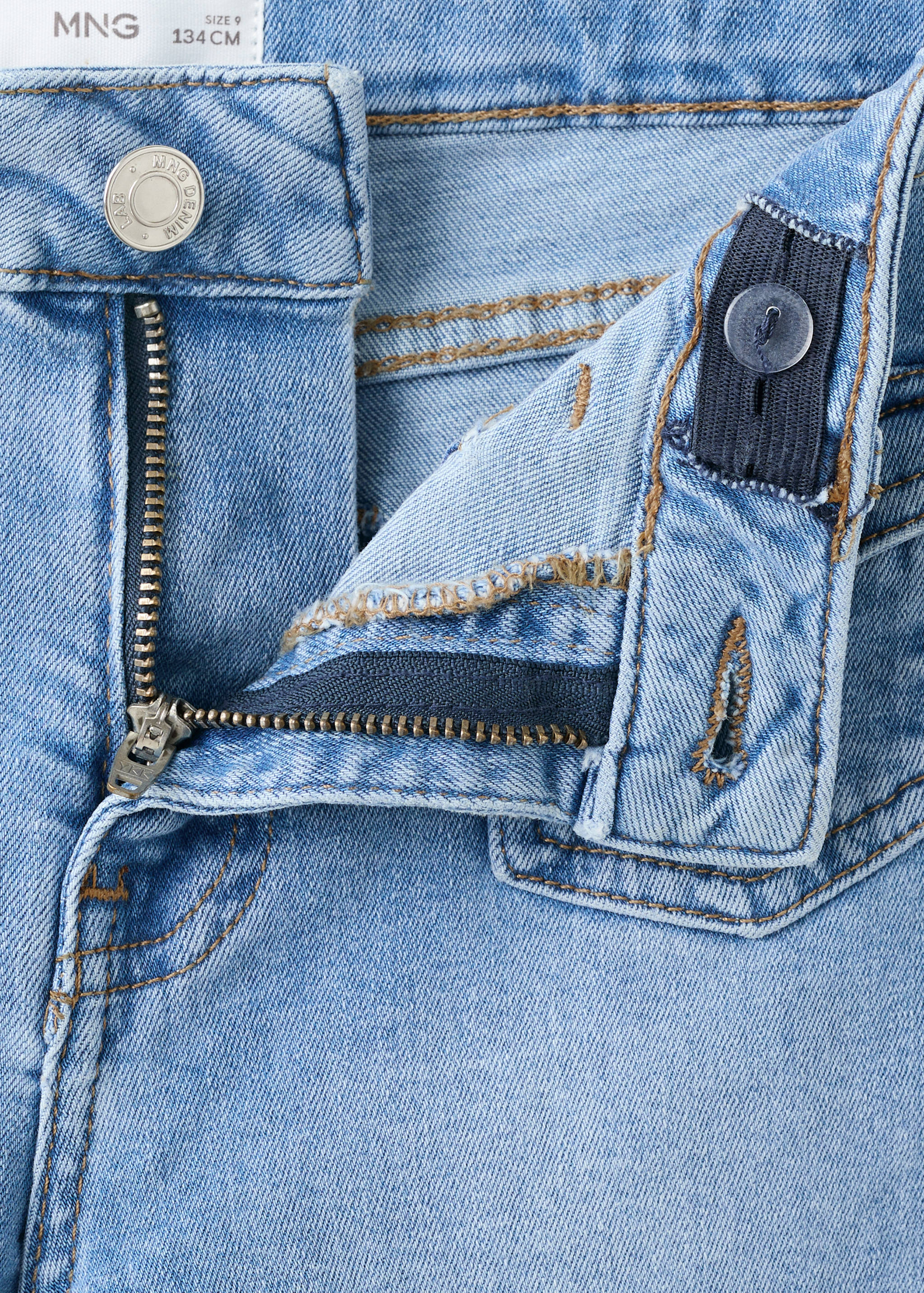 Flared jeans with pocket - Details of the article 8