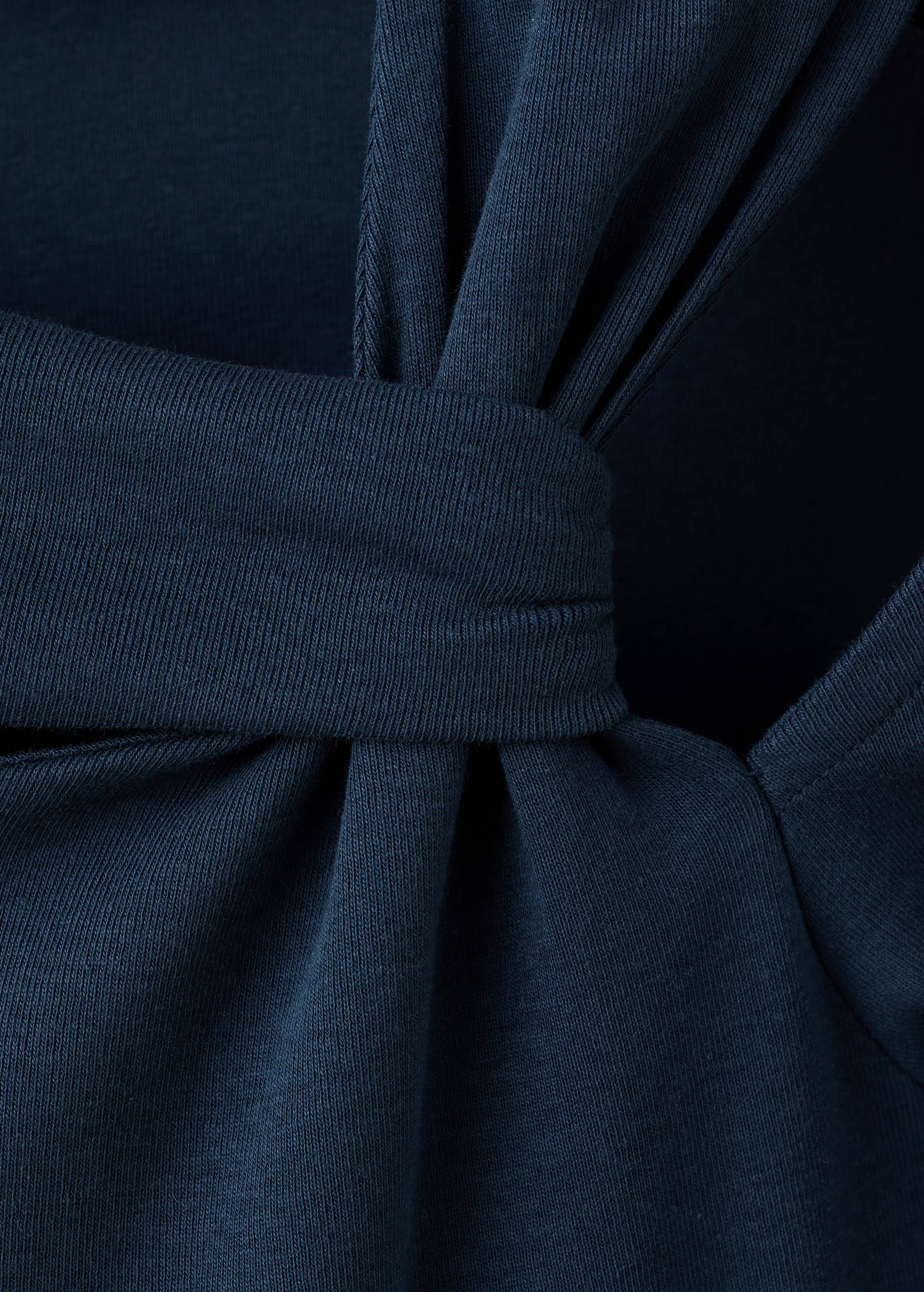 Футболка с бантиком - Деталь изделия 0