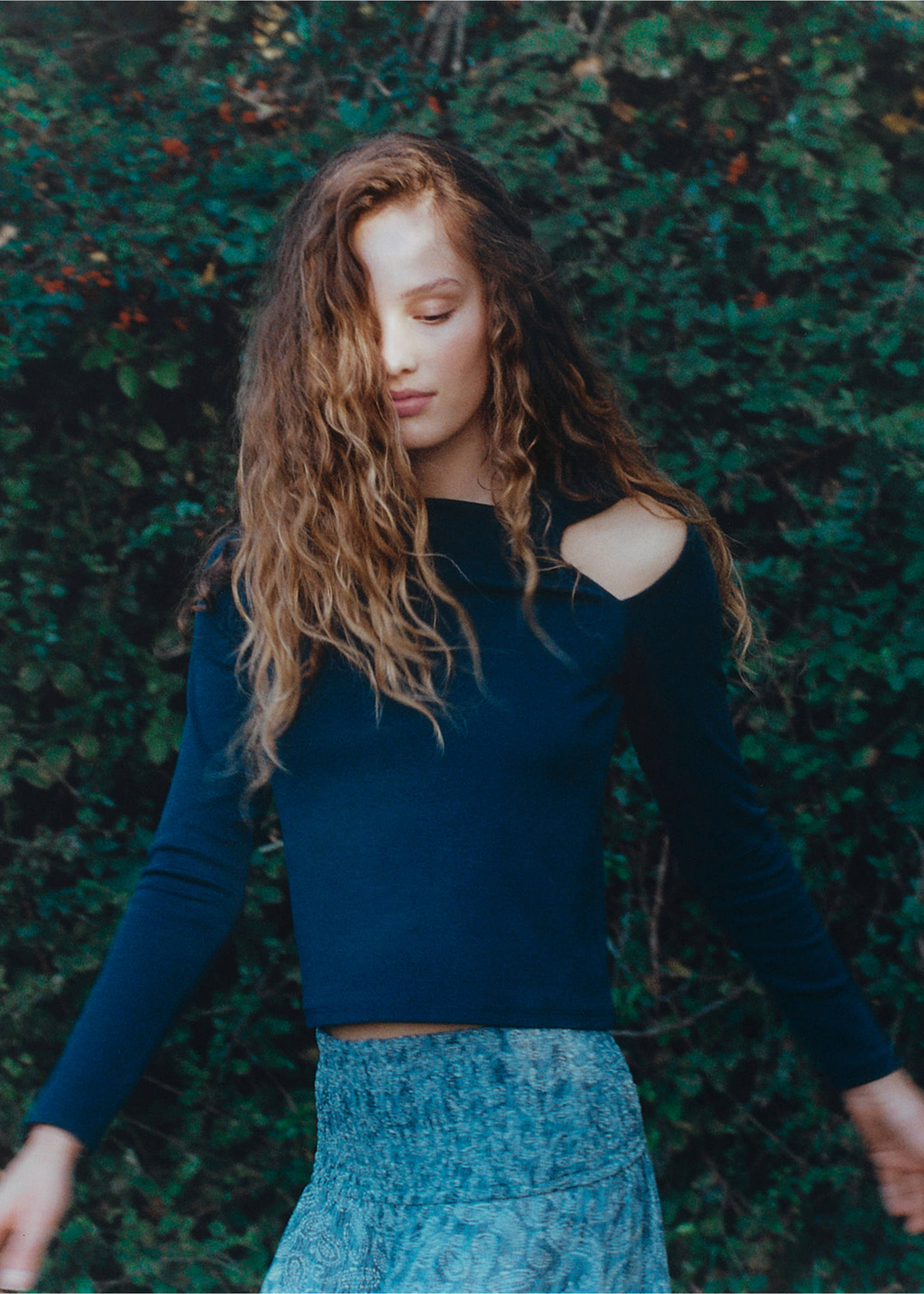 T-shirt avec nœud - Détail de l'article 5, Bleu marine. Ref: 27001334-00.