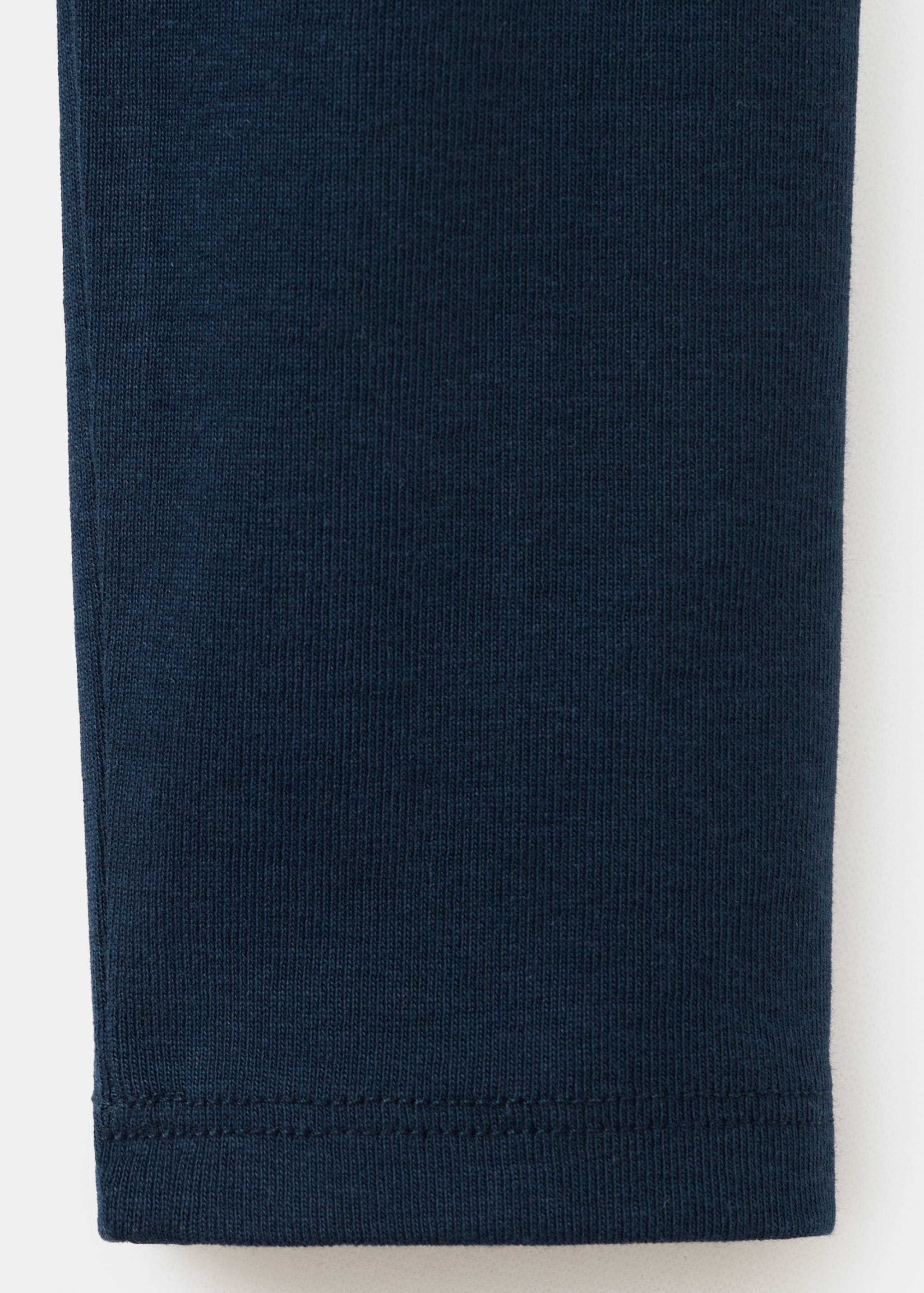 Футболка с декоративными заклепками «Звезда» - Деталь изделия 0