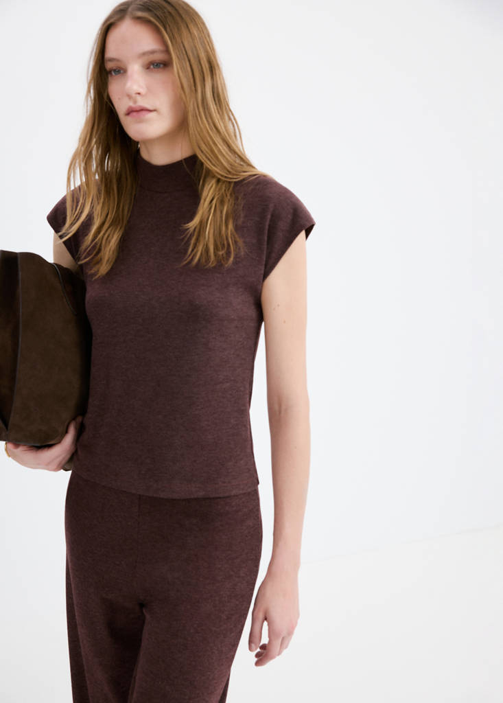 High collar T-shirt — Burgundy