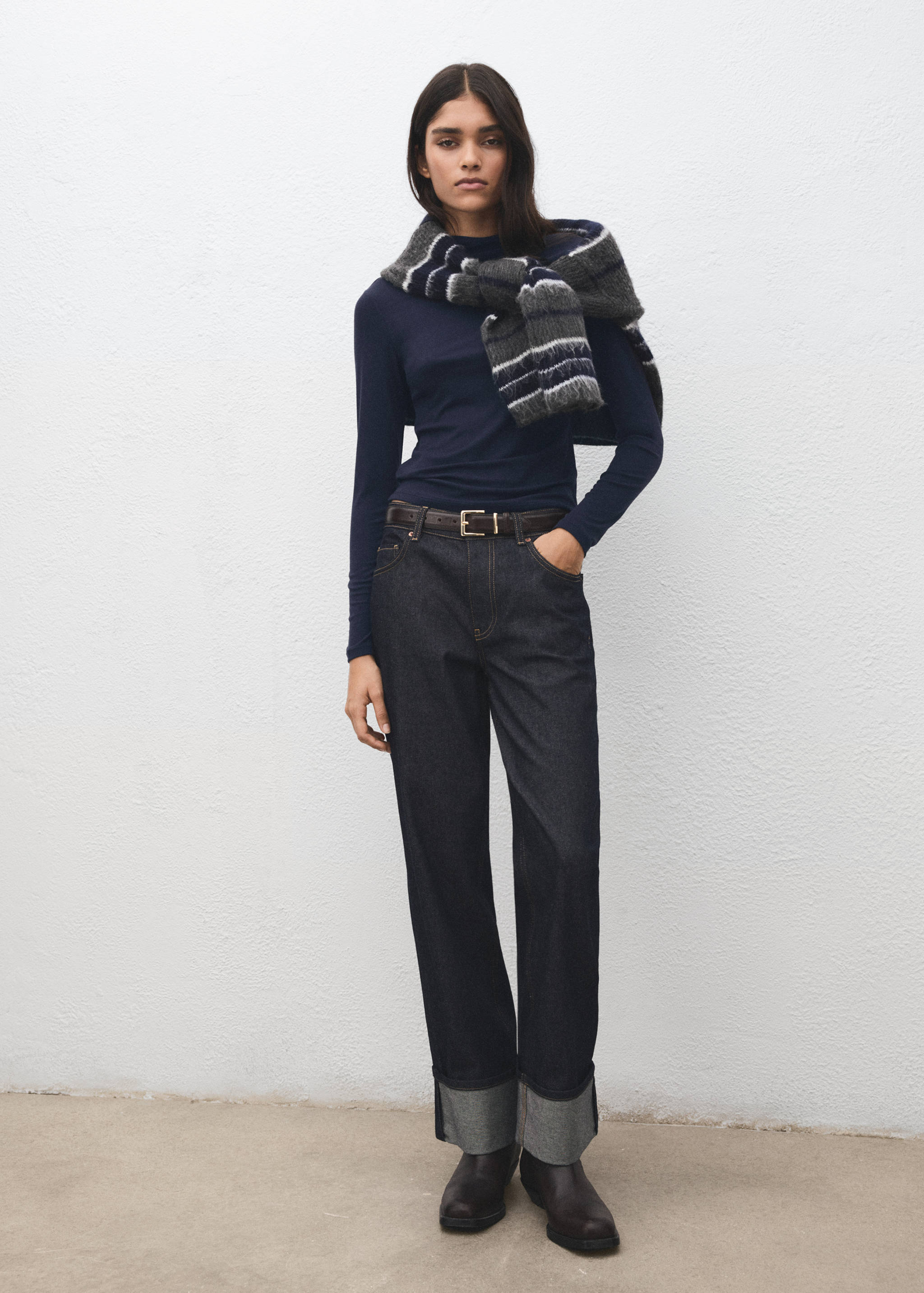 Camiseta cuello alto - Plano general