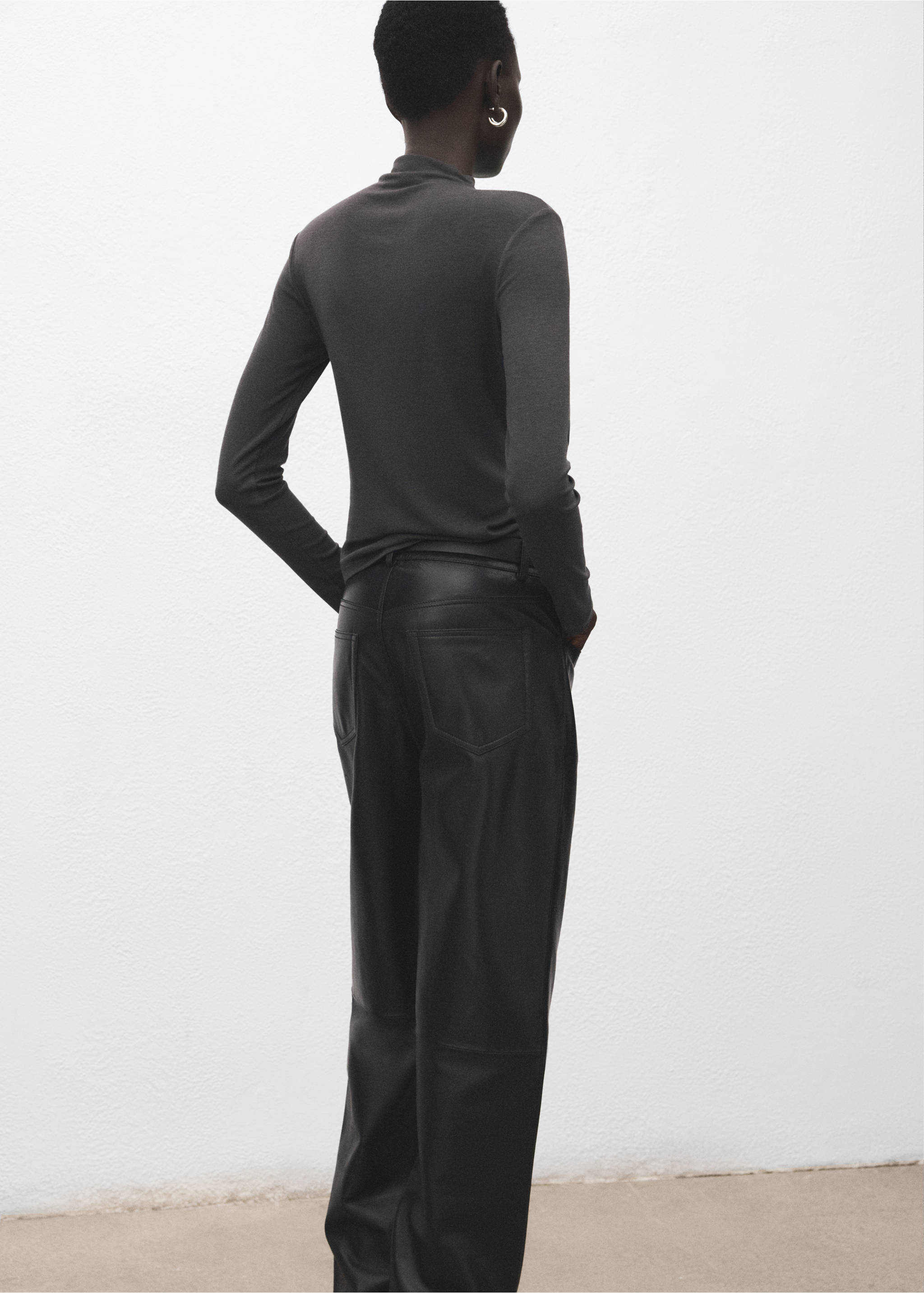 Camiseta cuello alto - Reverso del artículo, Gris. Ref: 27001347-00.