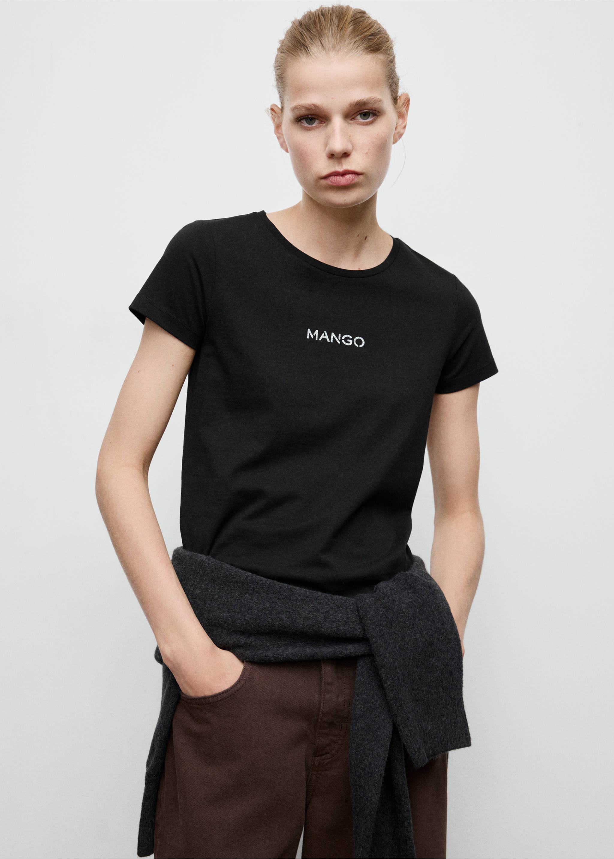 T-shirt logo en coton - Plan moyen, Noir. Ref: 27001350-00.