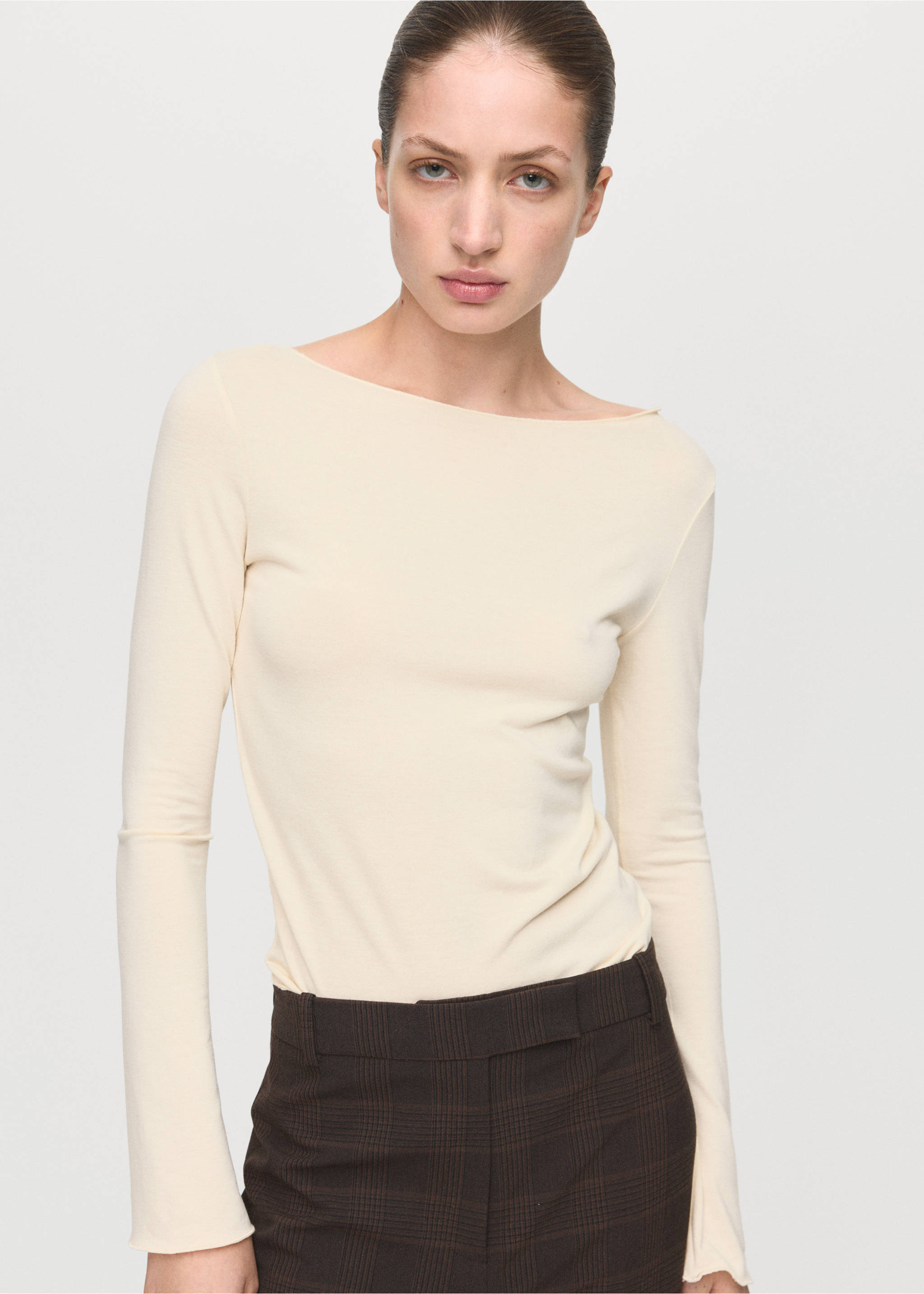 เสื้อยืดคอปาด - เครื่องบินขนาดกลาง, สีวนิลา. Ref: 27001353-00.