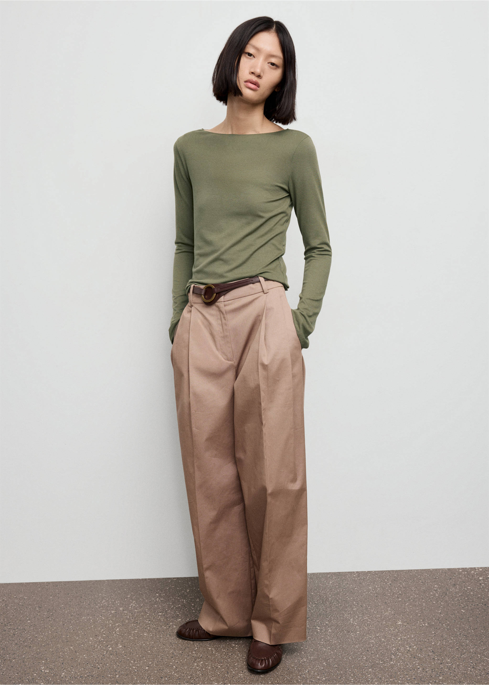 T-shirt col bateau - Plan général, Kaki. Ref: 27001353-00.