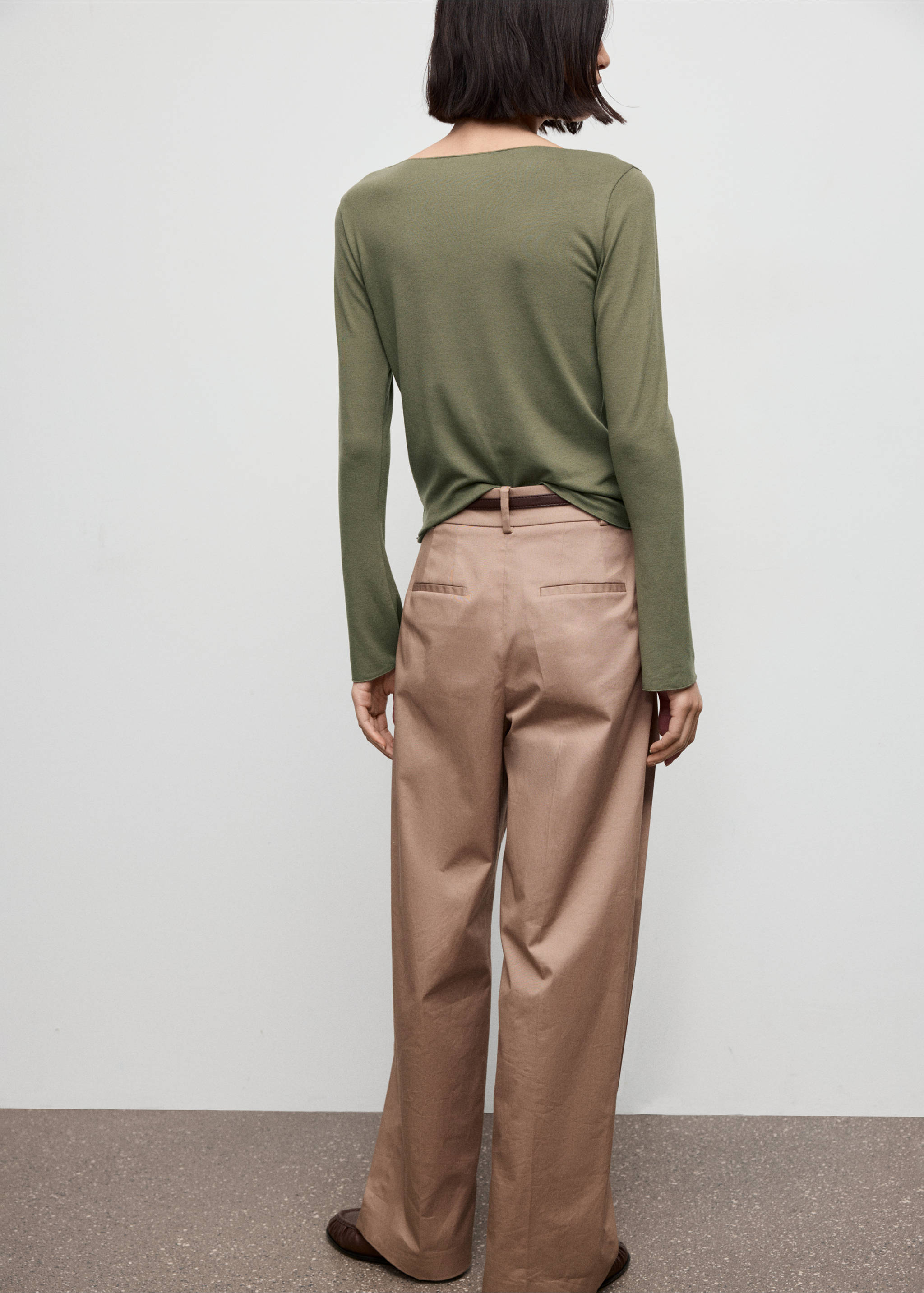 T-shirt col bateau - Verso de l’article, Kaki. Ref: 27001353-00.