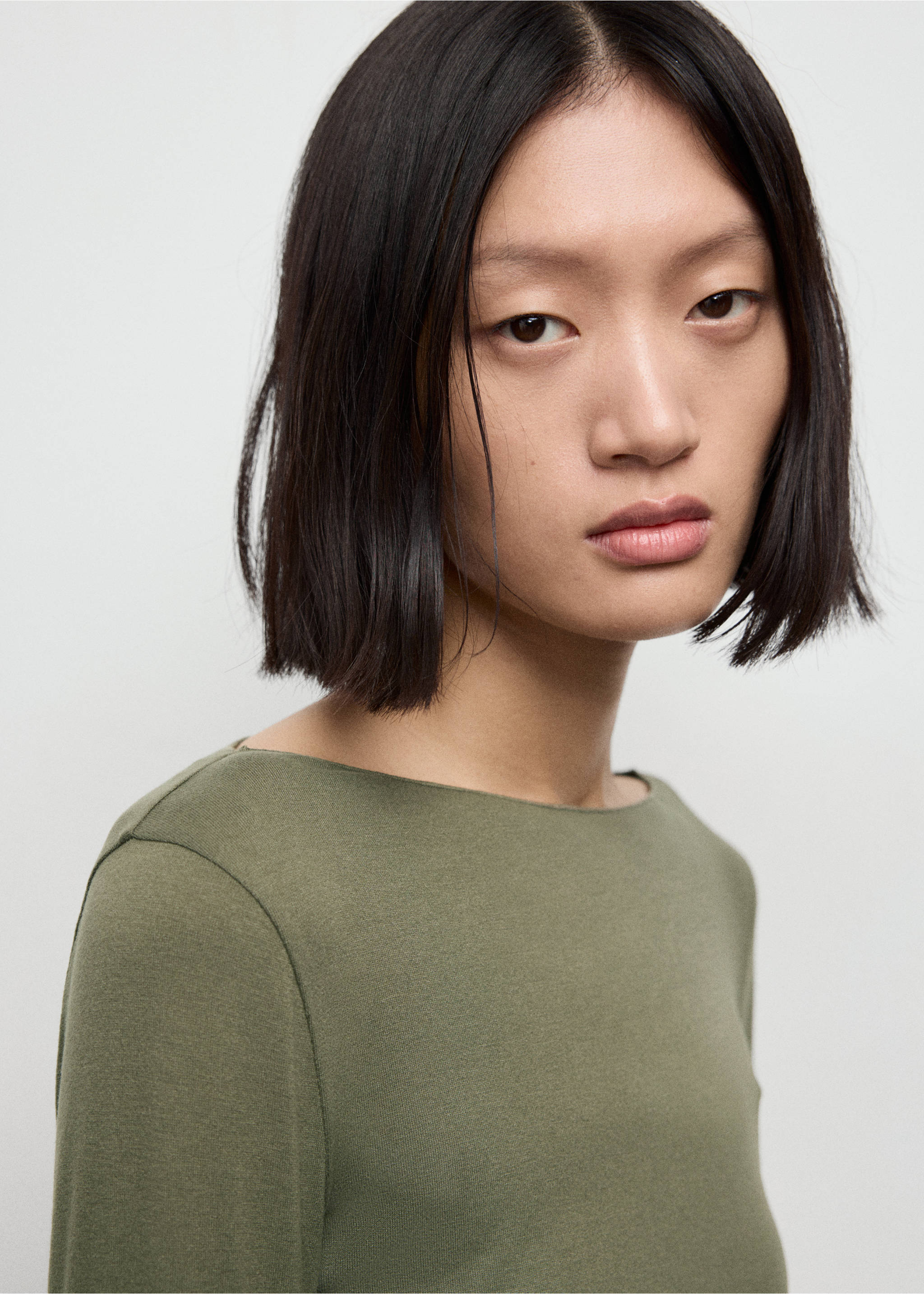 T-shirt col bateau - Détail de l'article 1, Kaki. Ref: 27001353-00.