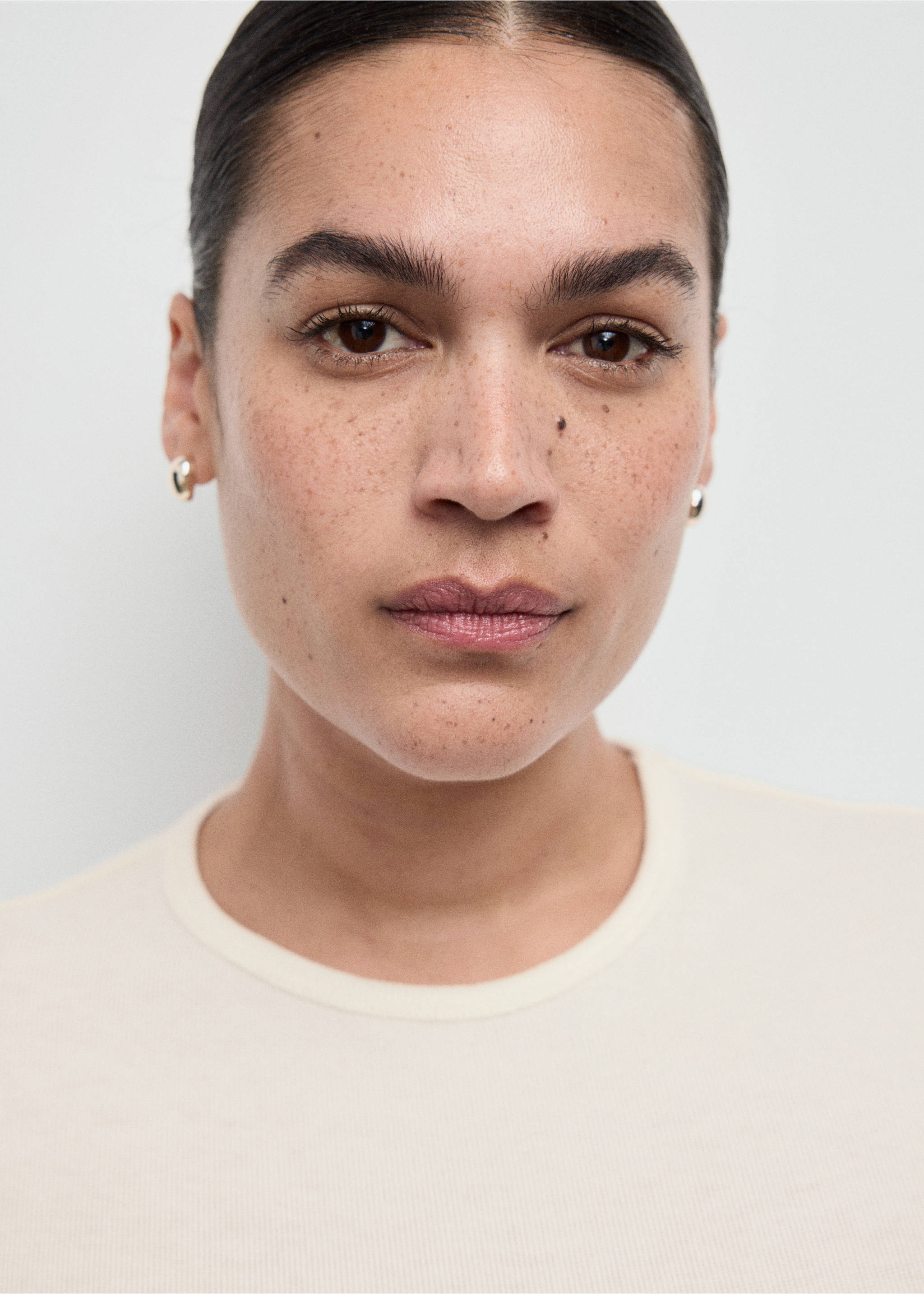 Ribbed long-sleeved t-shirt - Details of the article 4, Off White. Ref: 27001355-00.