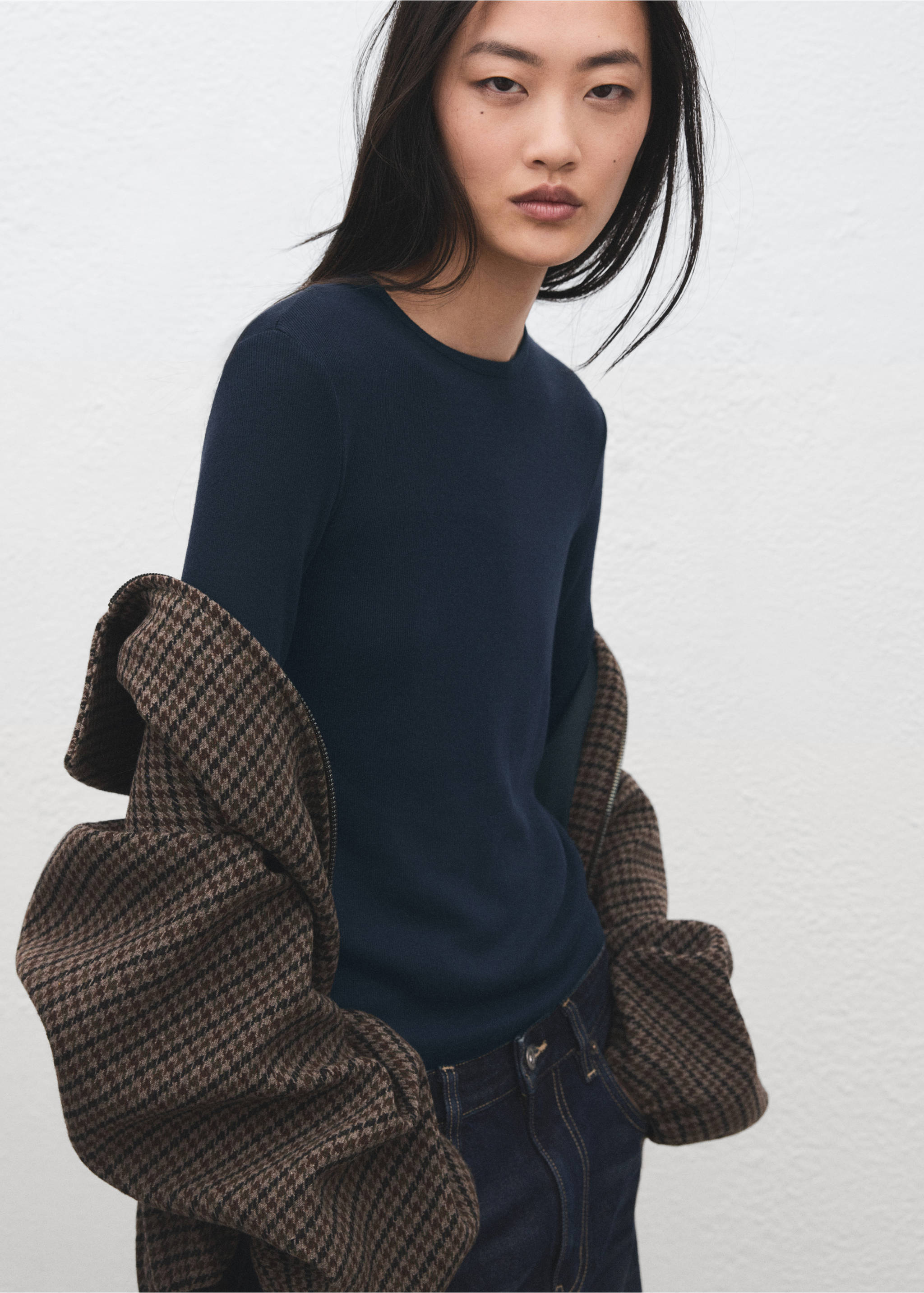 Ribbed long-sleeved t-shirt - Details of the article 2, Night Blue. Ref: 27001355-00.