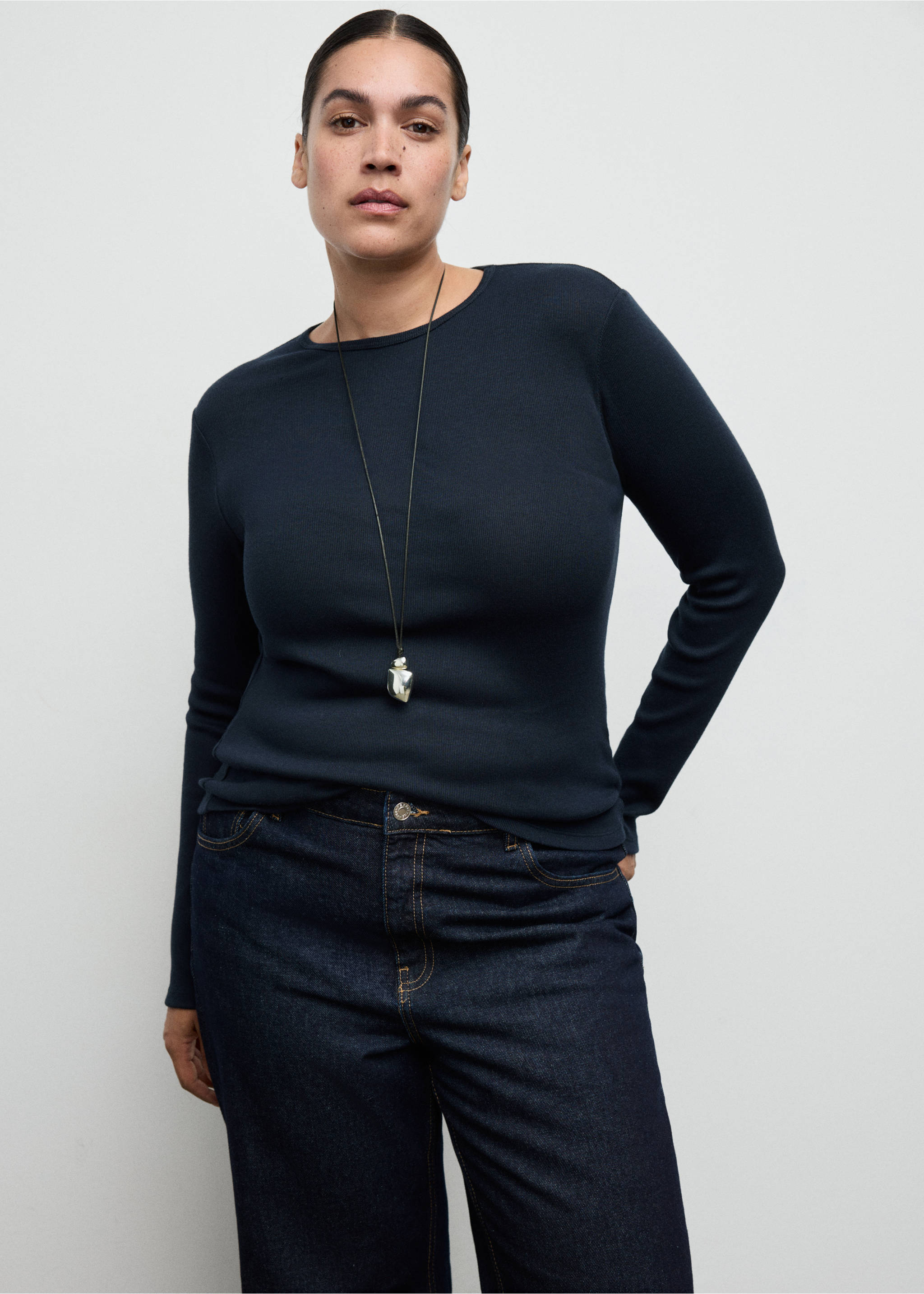 Ribbed long-sleeved t-shirt - Details of the article 5, Night Blue. Ref: 27001355-00.