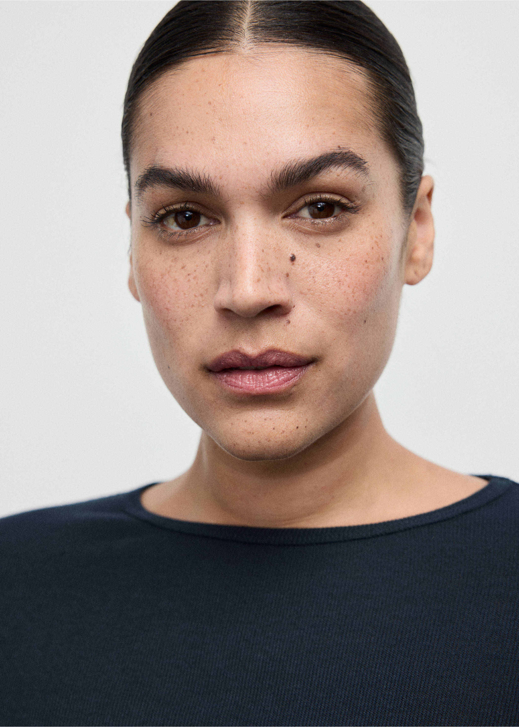 Ribbed long-sleeved t-shirt - Details of the article 4, Night Blue. Ref: 27001355-00.