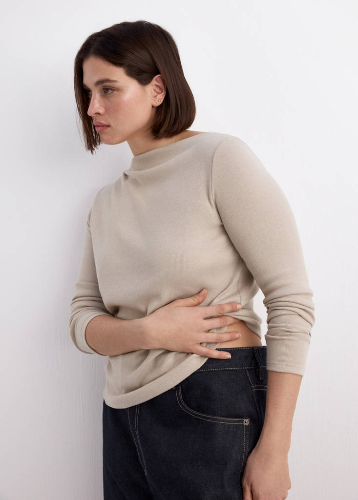 Long-sleeved boat-neck t-shirt — Sand
