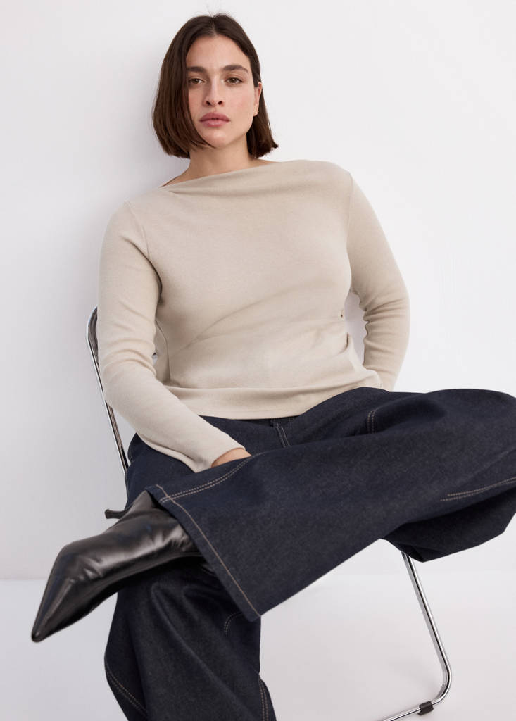 Long-sleeved boat-neck t-shirt — Sand