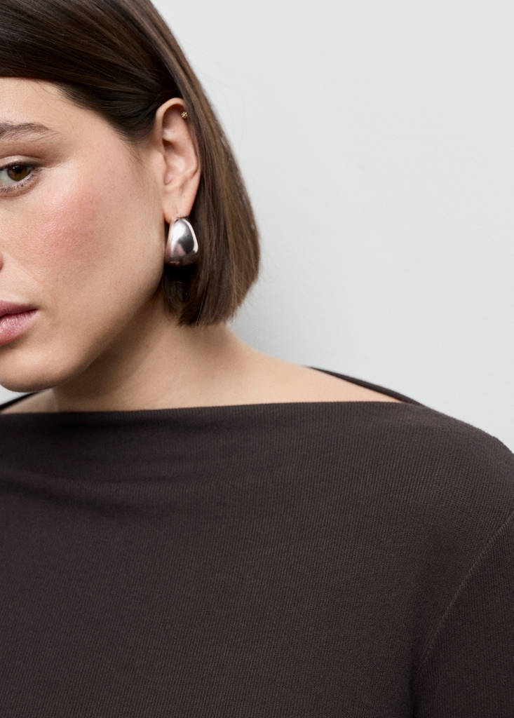 Long-sleeved boat-neck t-shirt — Chocolate