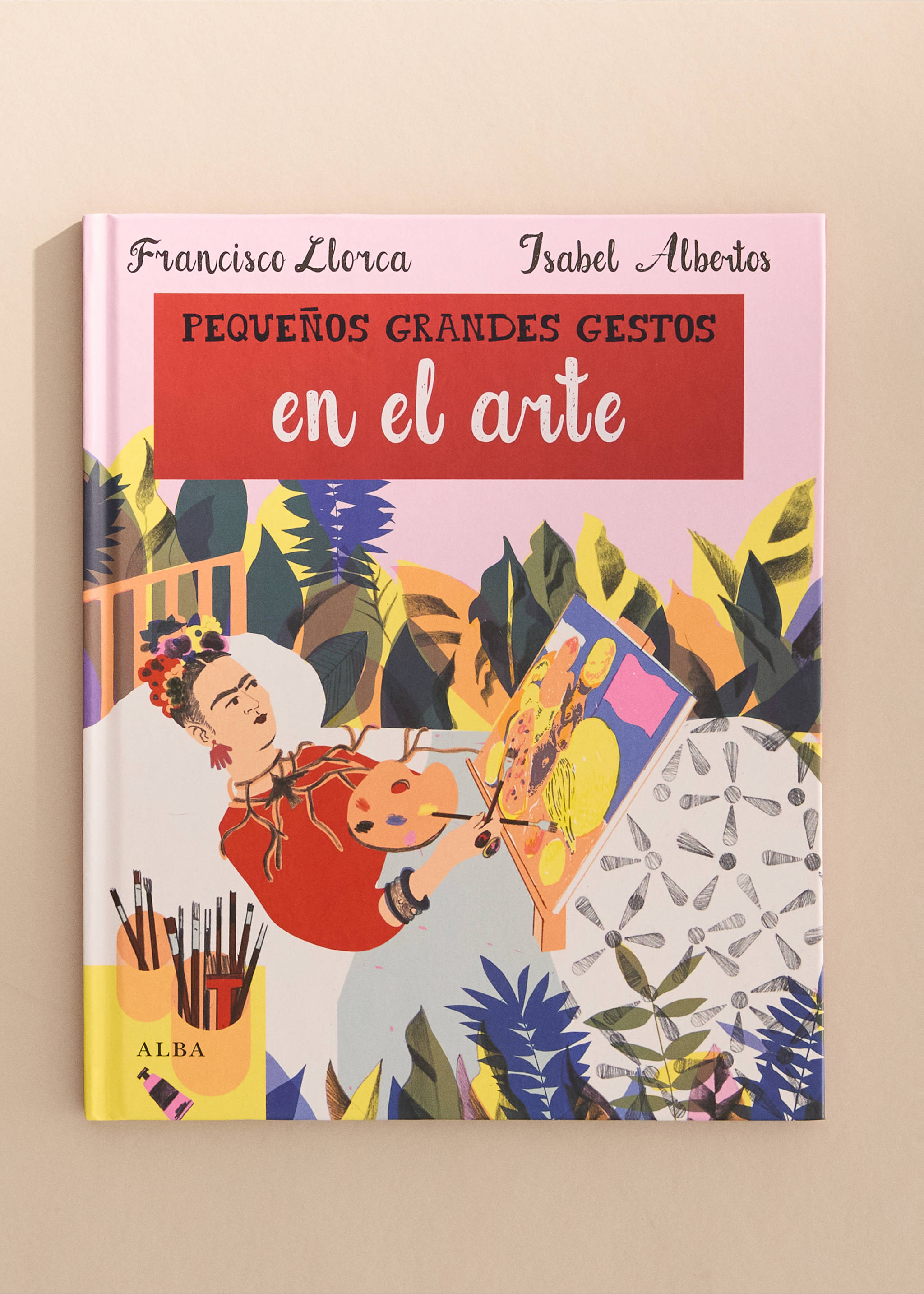 Libro infantil pequeños grandes gestos en el arte - Plano general, Rojo. Ref: 27001369-00.