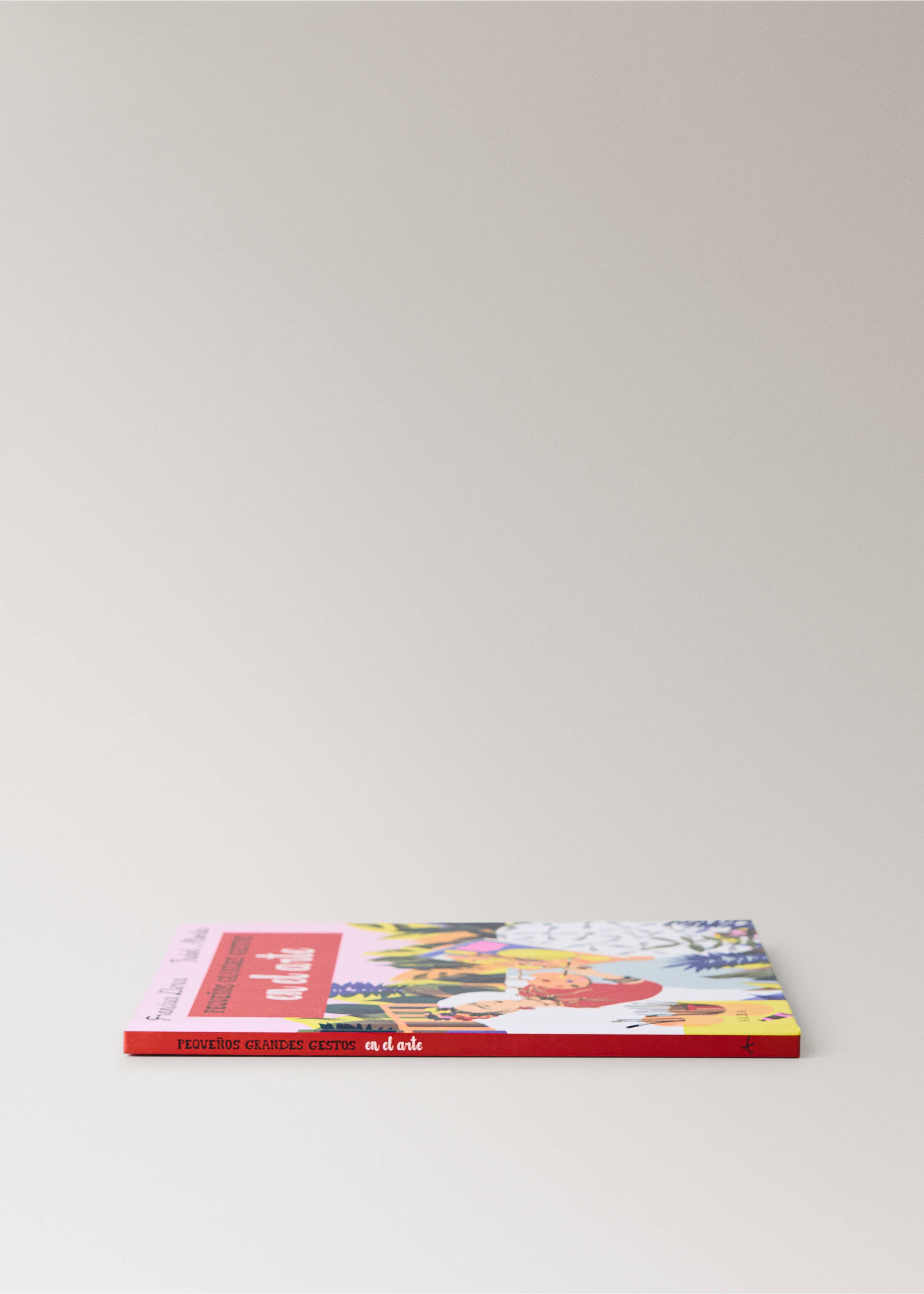 Libro infantil pequeños grandes gestos en el arte - Detalle del artículo 1, Rojo. Ref: 27001369-00.