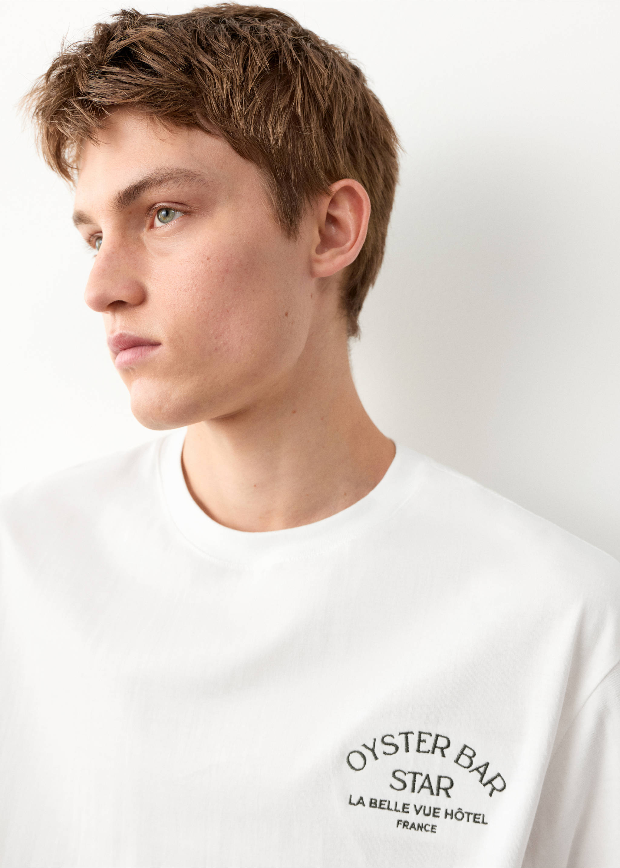 Short-sleeved printed t-shirt - Details of the article 1, Off White. Ref: 27001512-00.