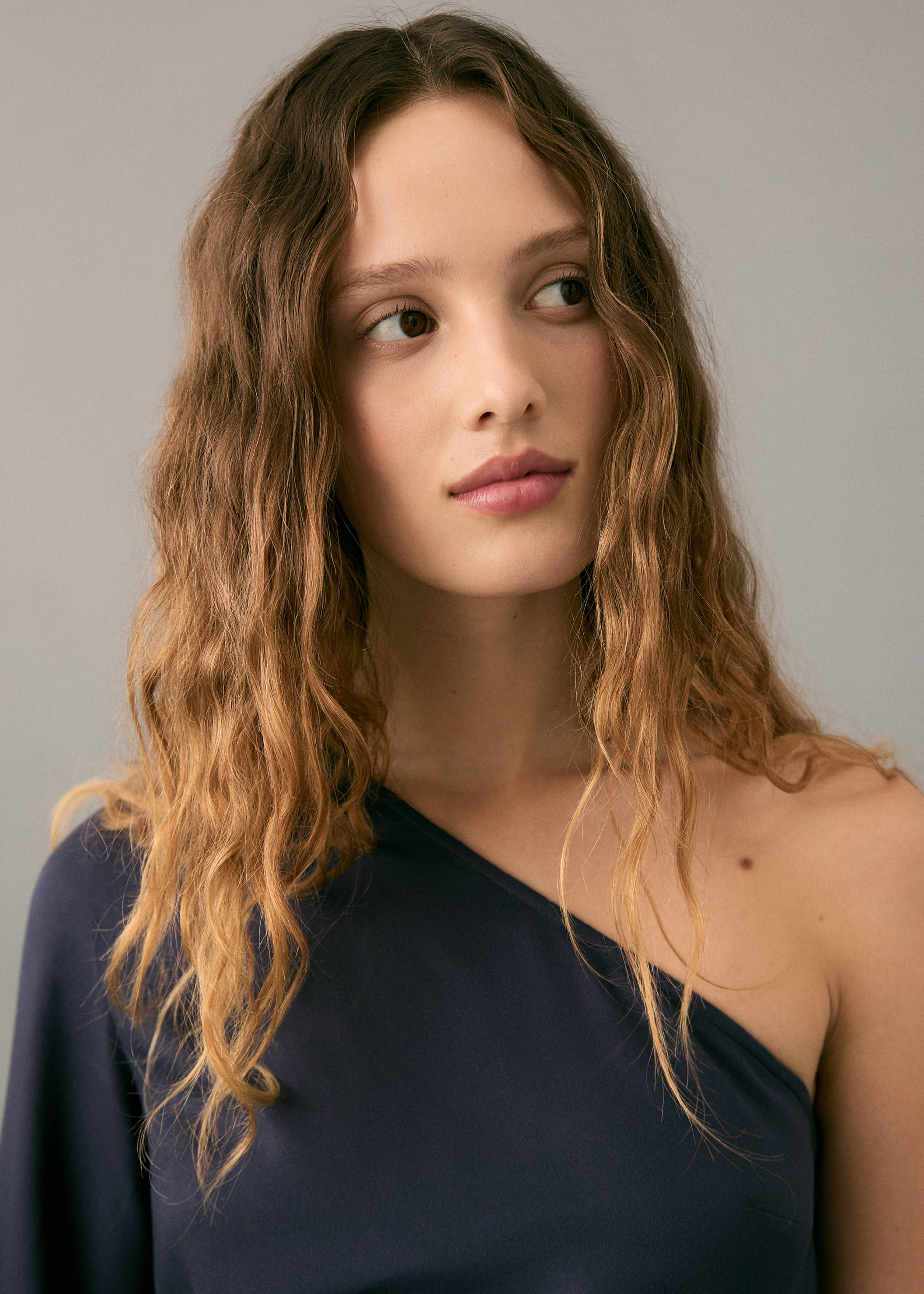 Asymmetrical blouse - Details of the article 1