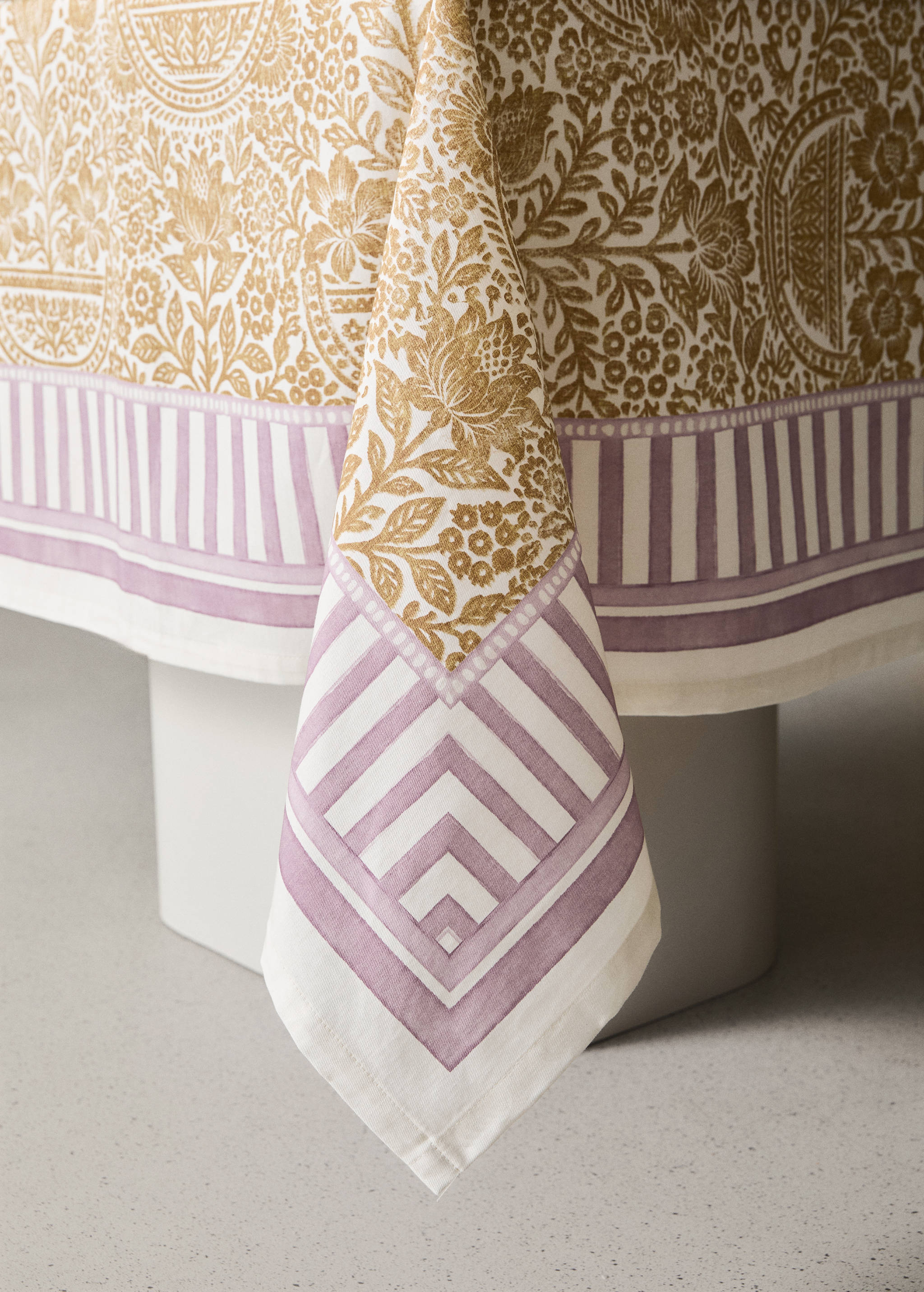 Cotton tablecloth with striped floral patterns for 6 to 8 guests - Details of the article 7