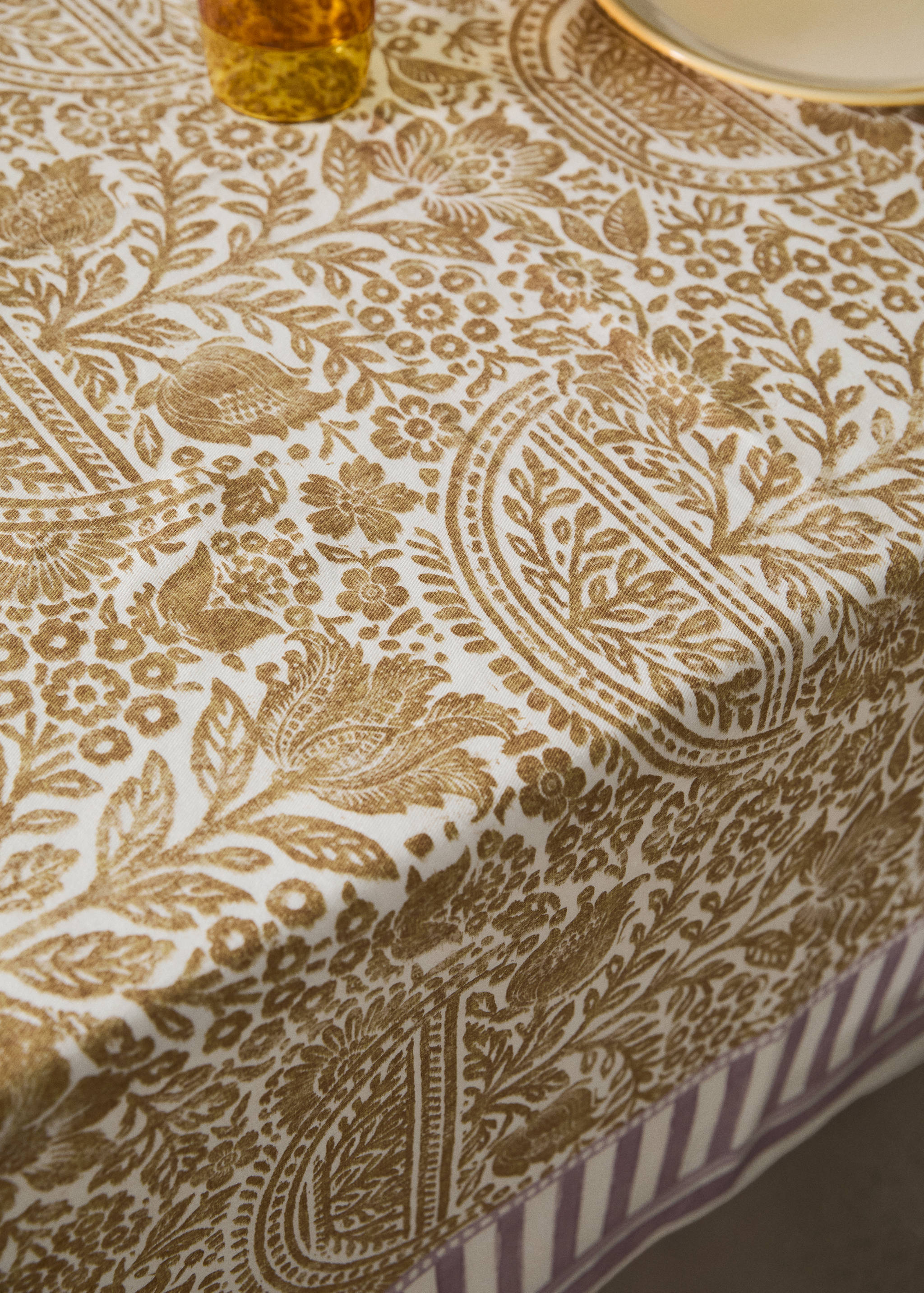 Cotton tablecloth with striped floral patterns for 6 to 8 guests - Details of the article 8