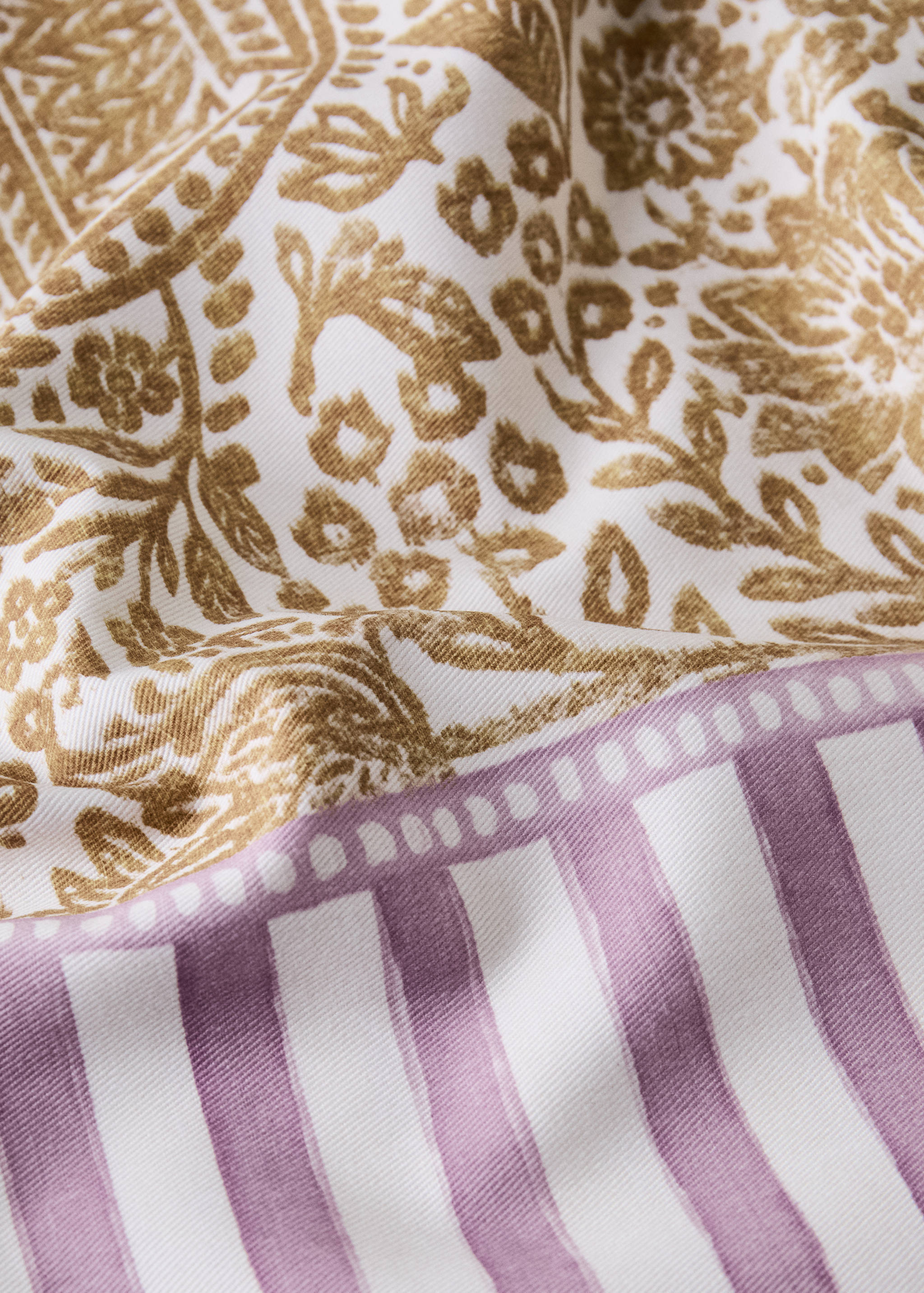 Cotton tablecloth with striped floral patterns for 6 to 8 guests - Details of the article 2