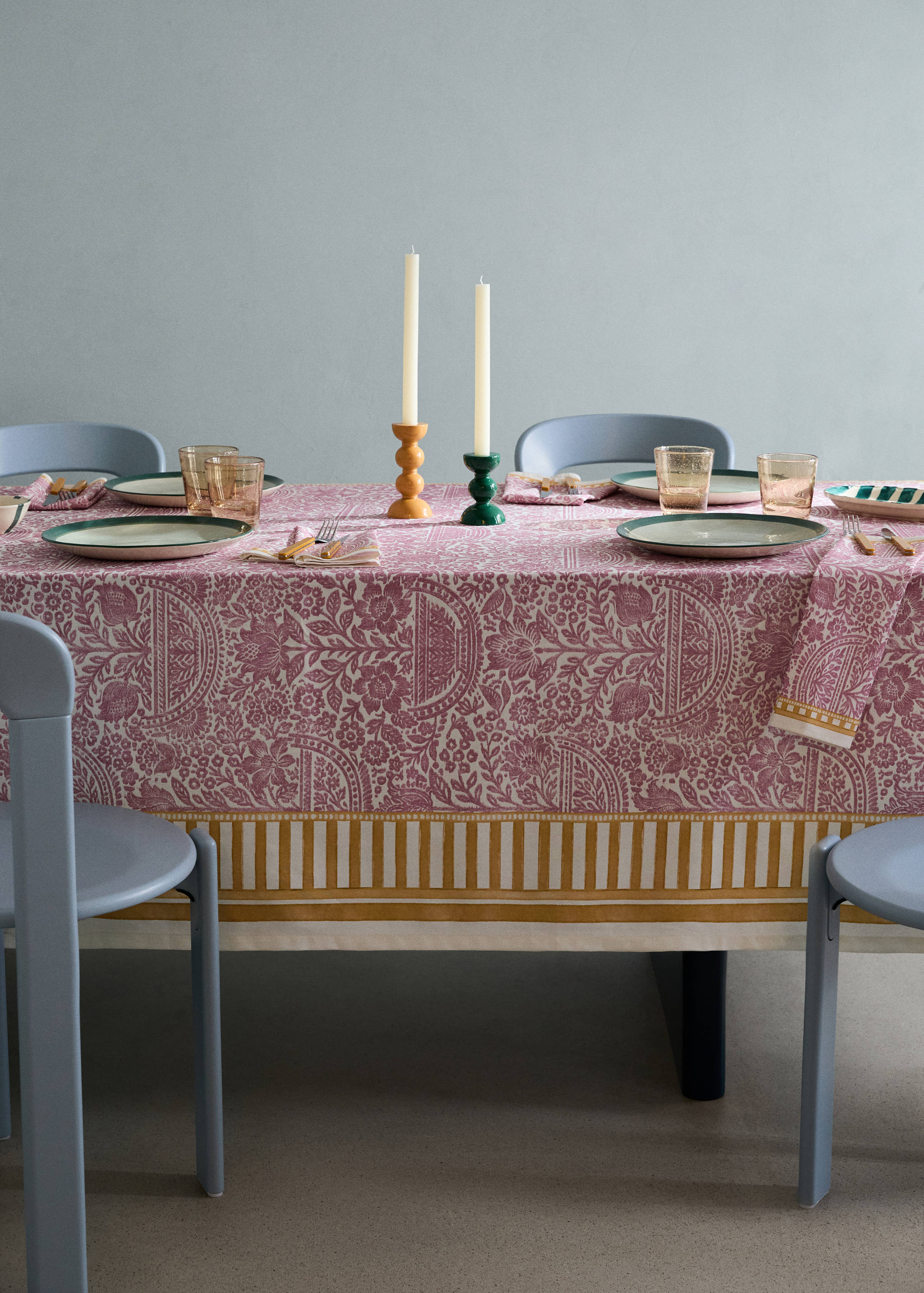 Cotton tablecloth with striped floral patterns for 6 to 8 guests - General plane
