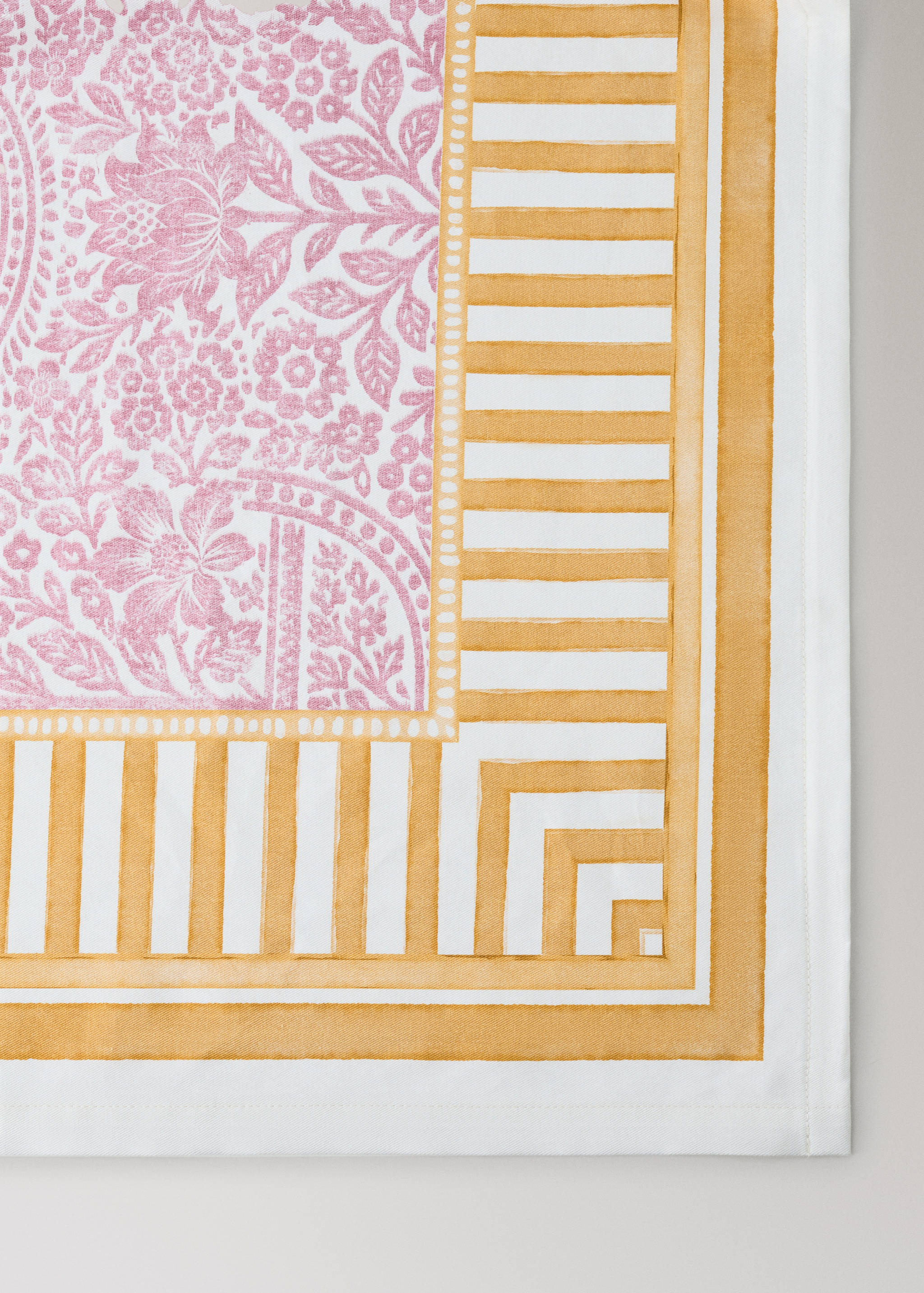 Cotton tablecloth with striped floral patterns for 6 to 8 guests - Details of the article 2