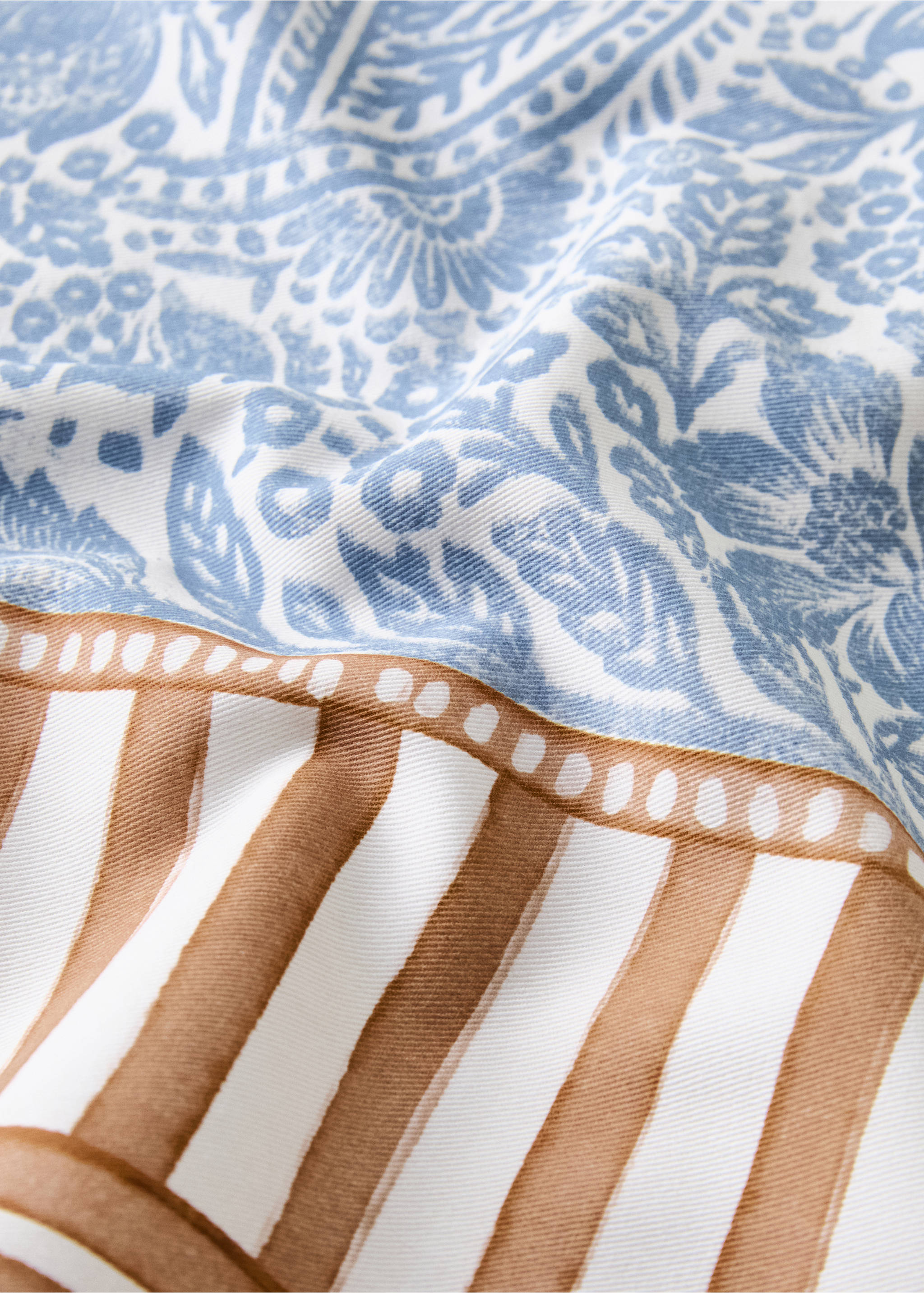 Cotton tablecloth with striped floral patterns for 2 to 4 diners - Details of the article 2, Blue. Ref: 27001530-00.