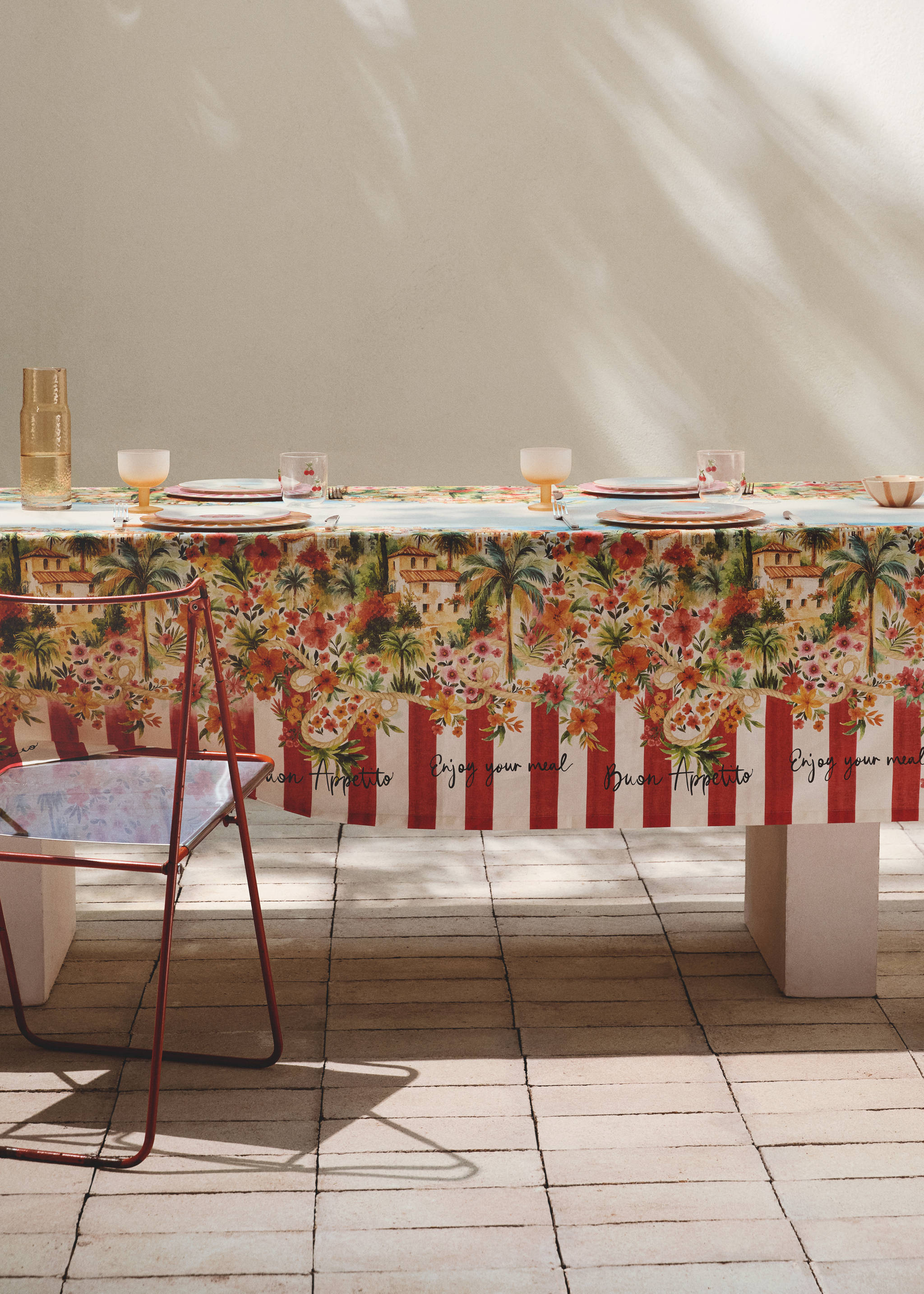 Striped floral cotton-linen tablecloth for 6 to 8 diners - General plane
