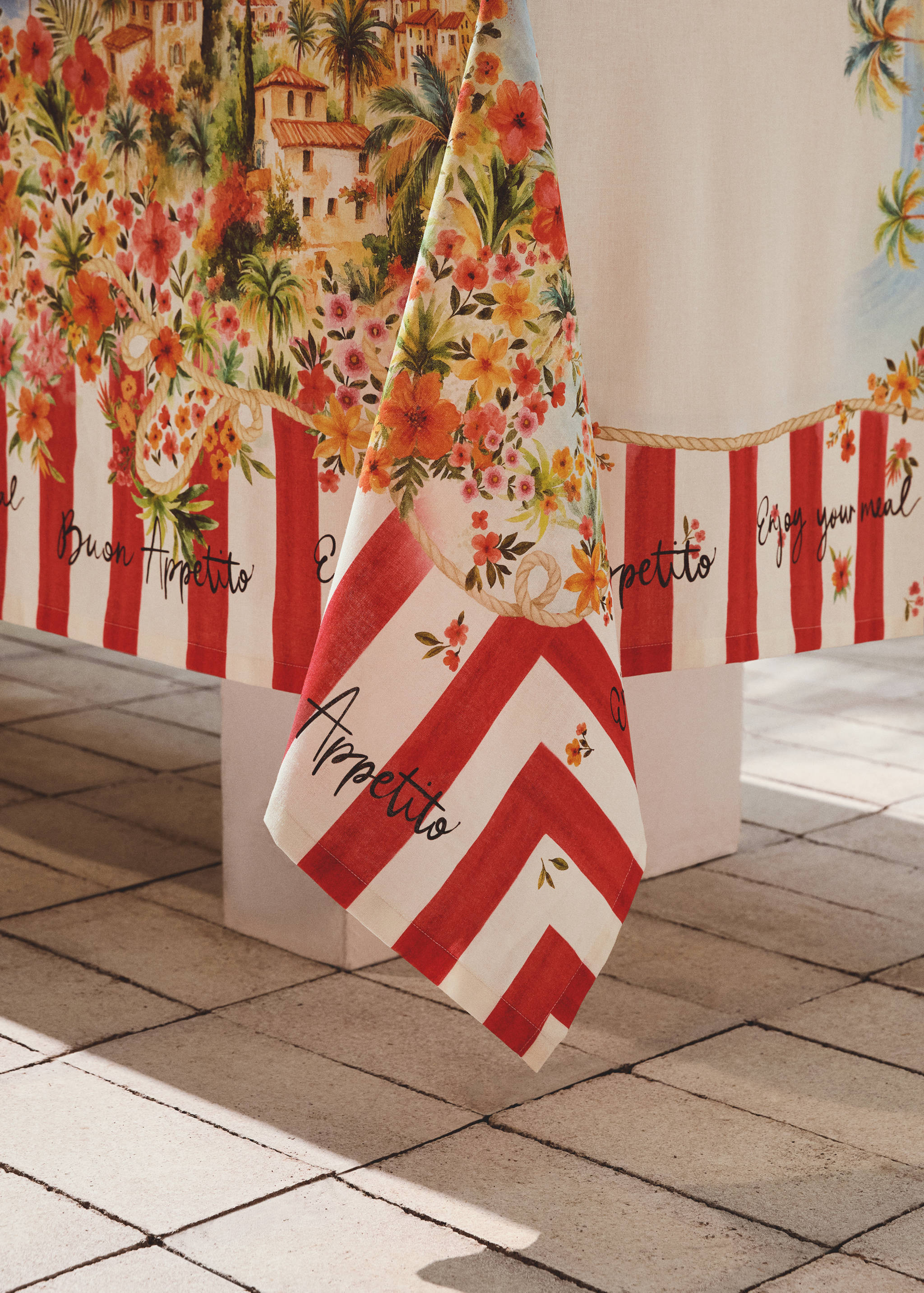 Striped floral cotton-linen tablecloth for 6 to 8 diners - Details of the article 8