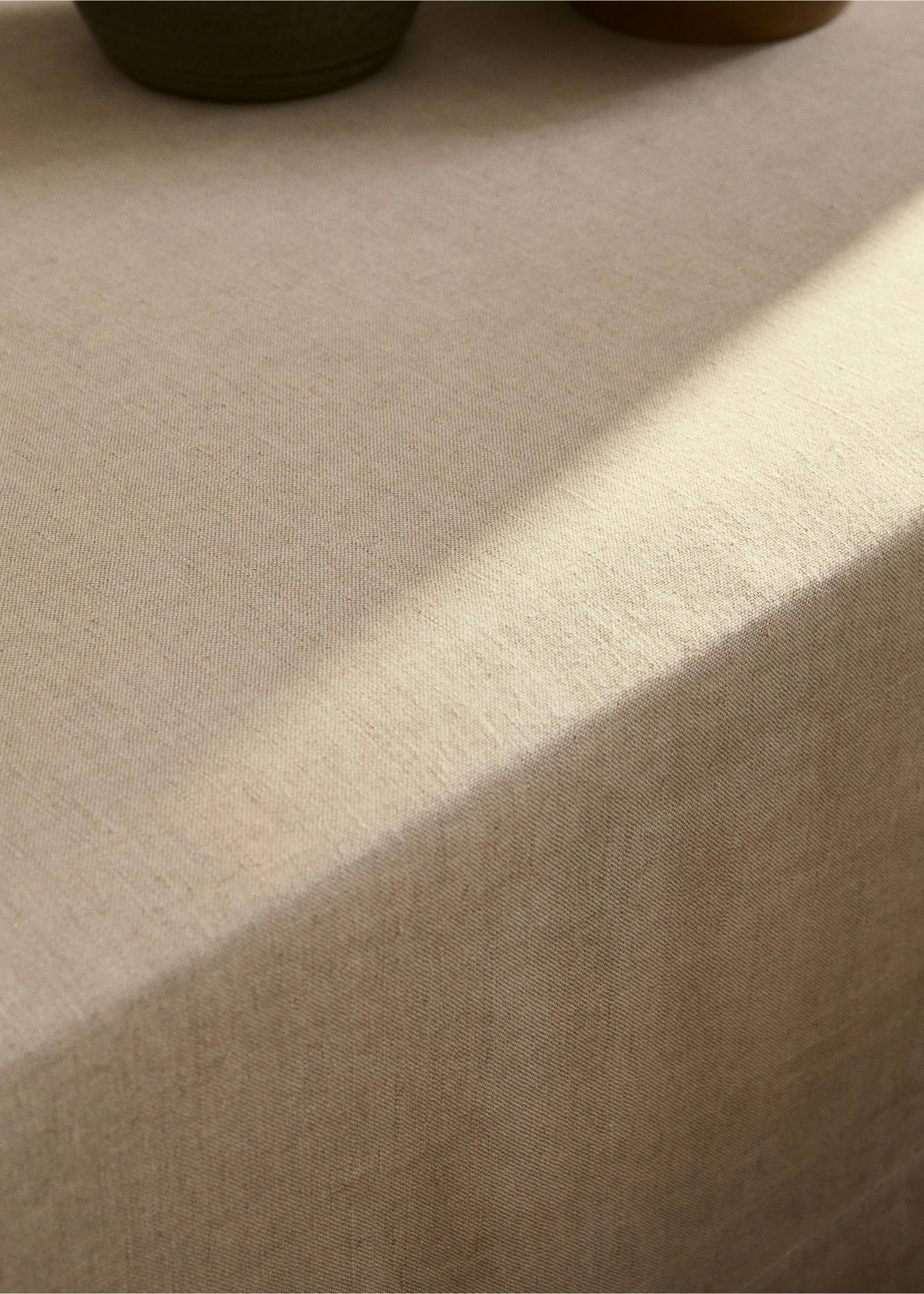 Nappe en lin pour 6 à 8 convives - Détail de l'article 6, Sable. Ref: 27001550-00.