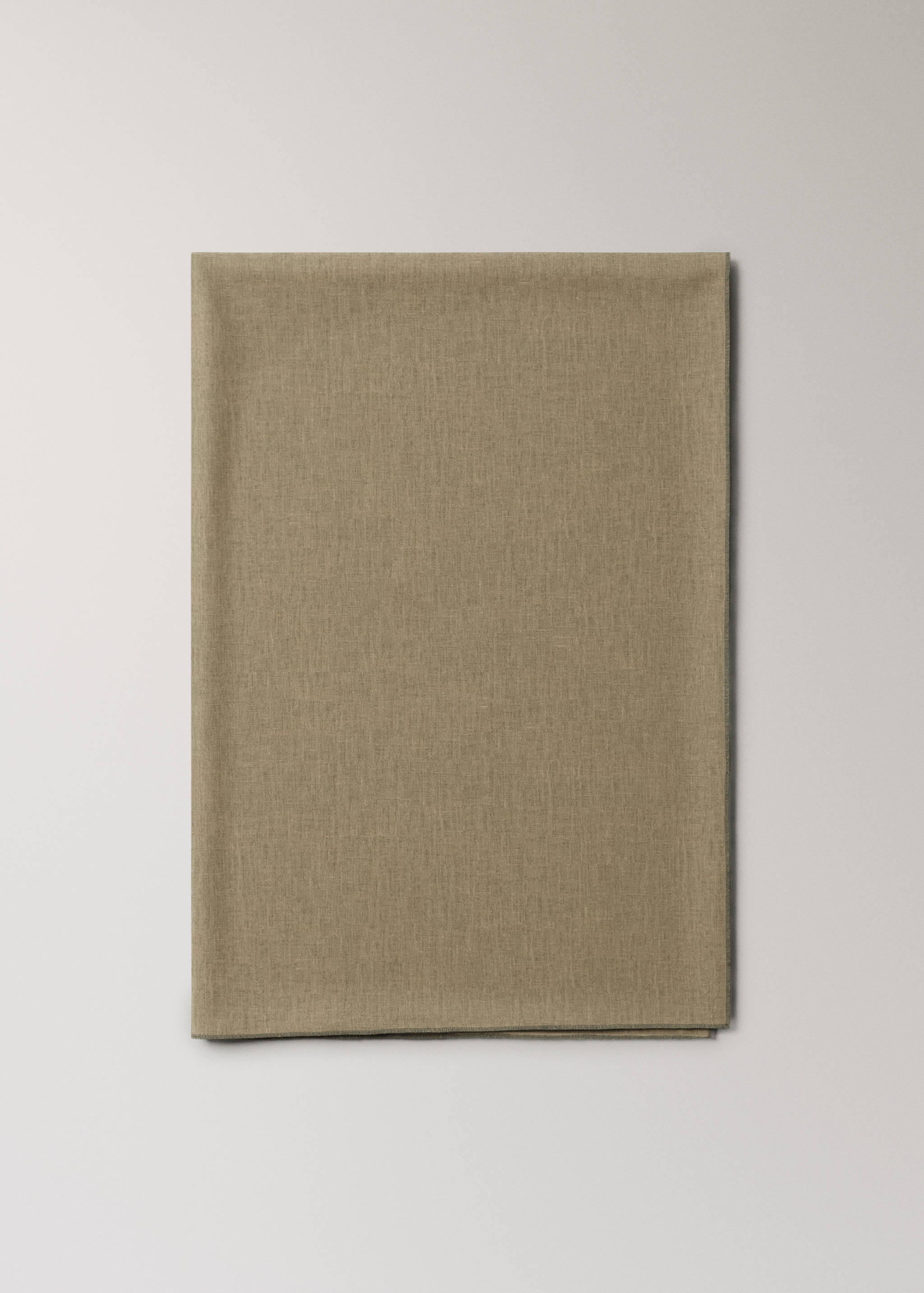 100% resin-coated linen tablecloth with contrasting overlock for 6 to 8 diners - Article without model