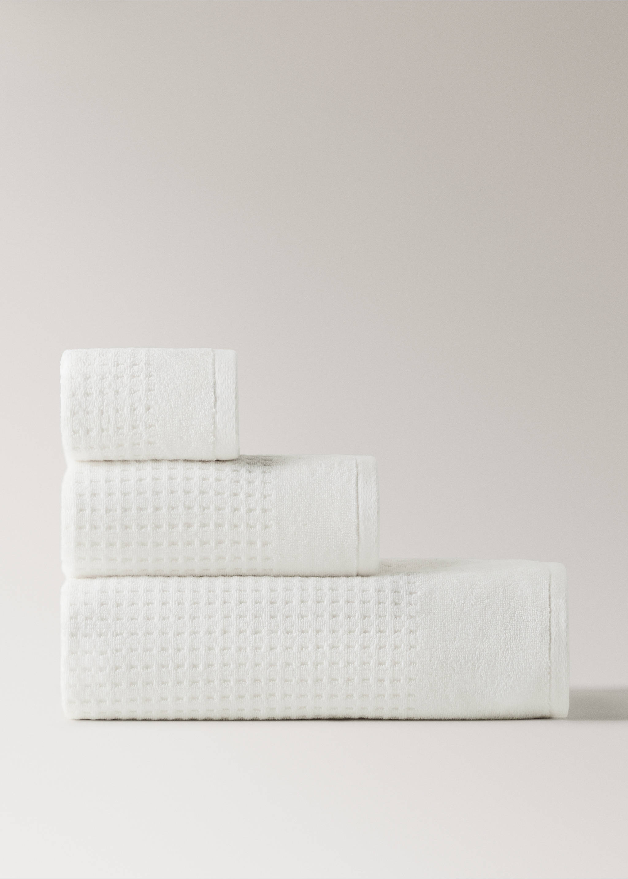 Frottee-Duschtuch aus Baumwolle - Artikel ohne Model, Cremeweiß. Ref: 27001557-00.