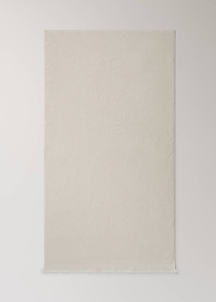 Textured bath towel with fringes — Ecru