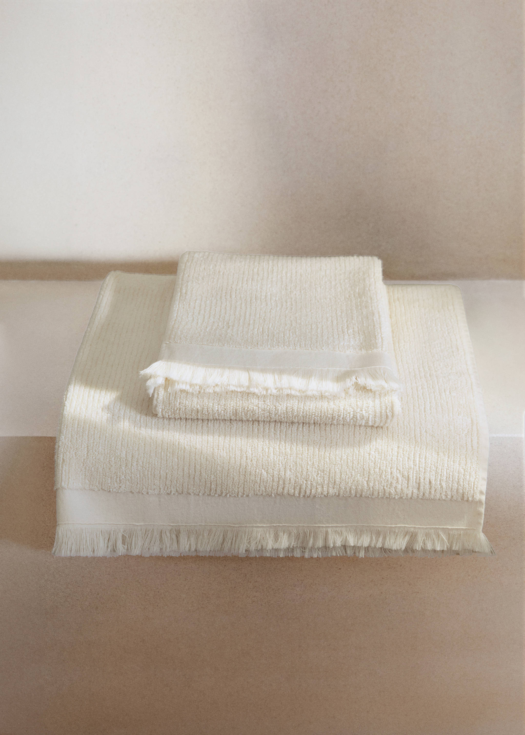Textured hand towel with fringes - General plane